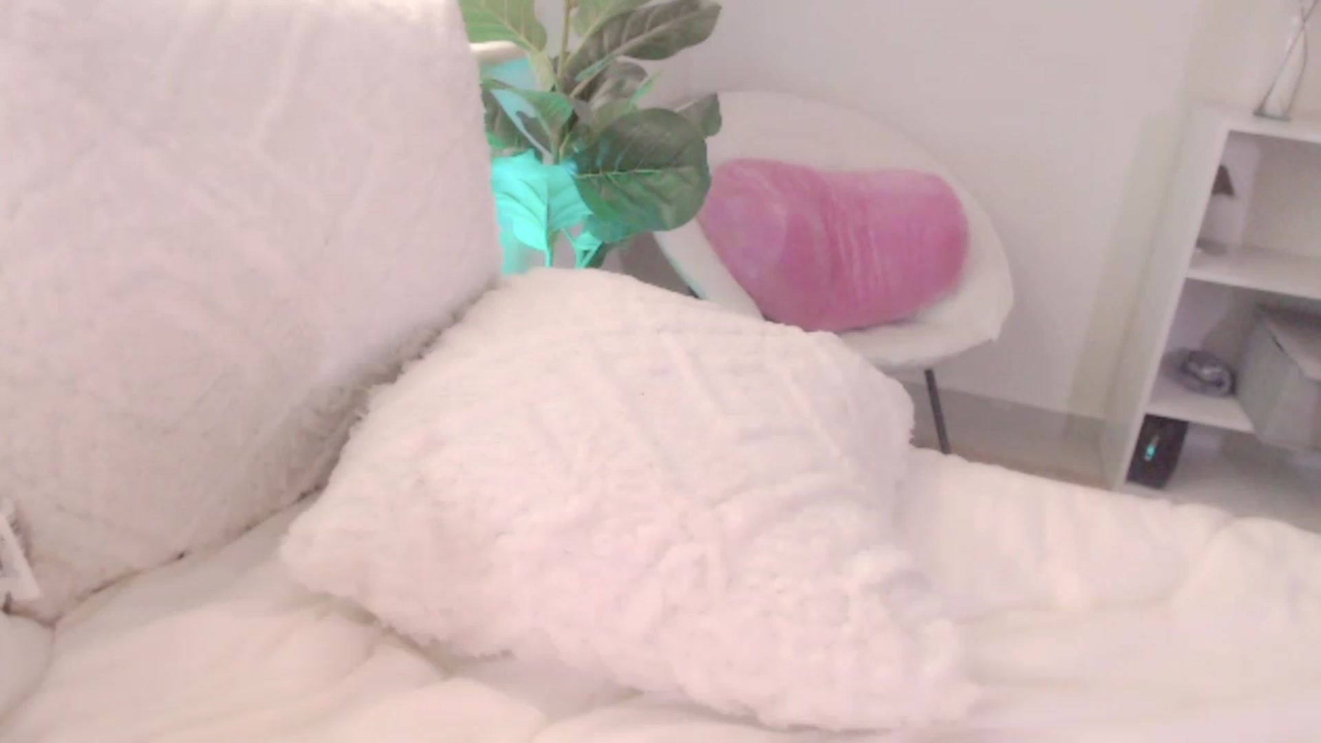 Gallery image thumbnail from Ms_Brenda's myfreecams stream on, 04/06/2023, 20:16 image 17 of 20