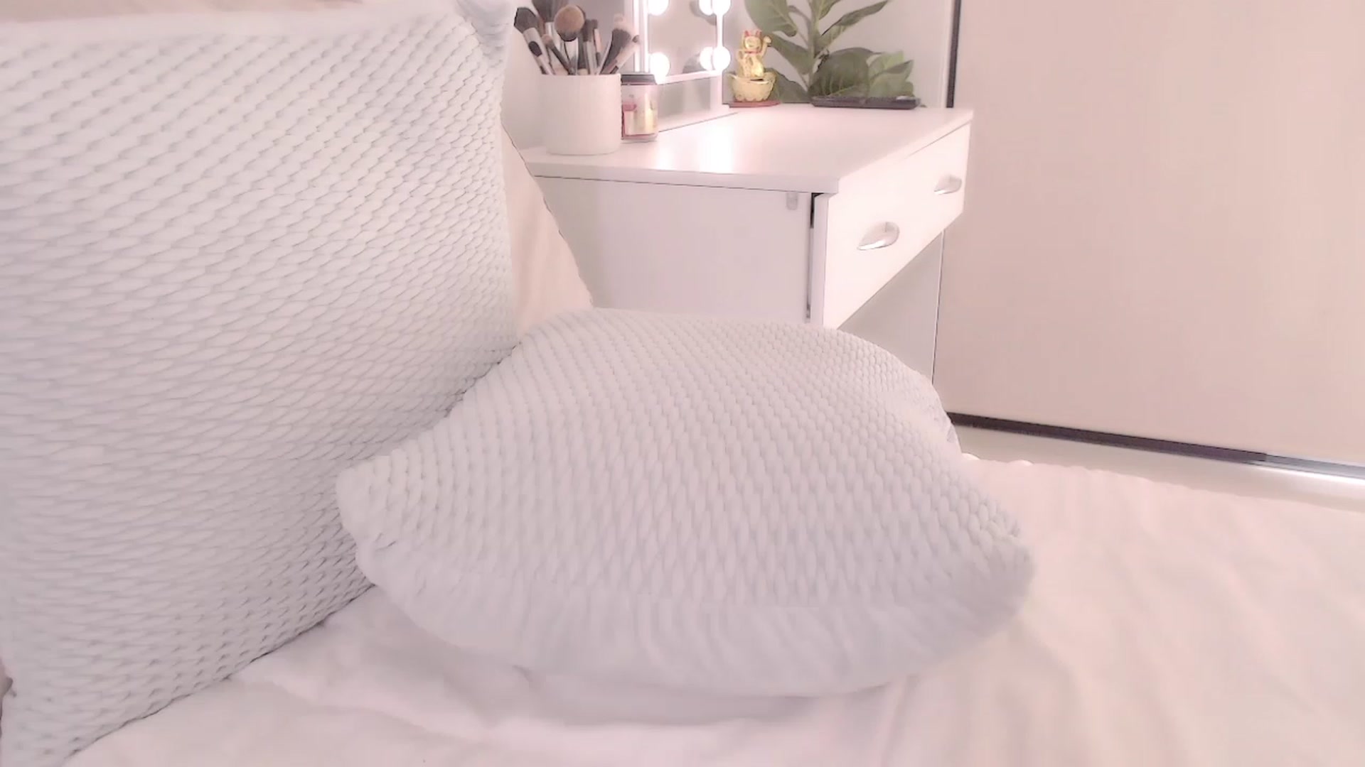 Gallery image thumbnail from Ms_Brenda's myfreecams stream on, 04/12/2023, 22:39 image 19 of 20