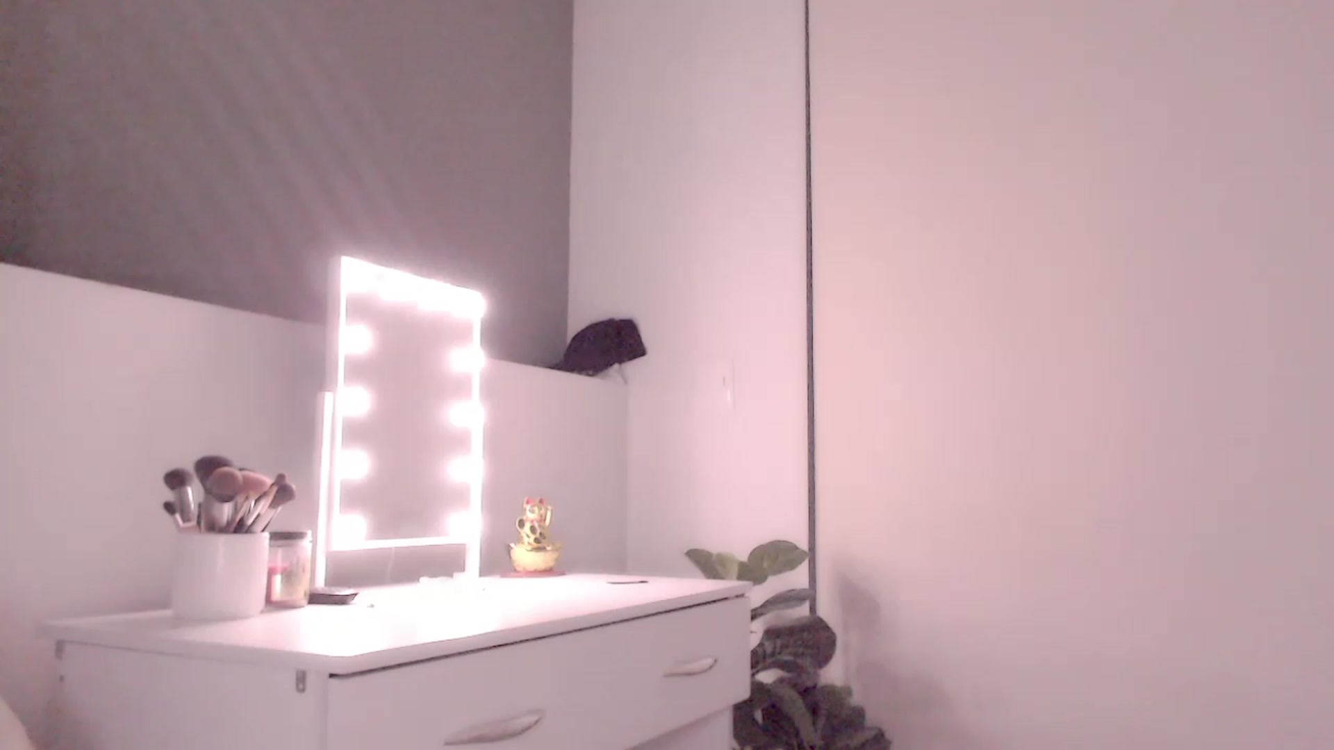 Gallery image thumbnail from Ms_Brenda's myfreecams stream on, 04/23/2023, 04:14 image 18 of 20
