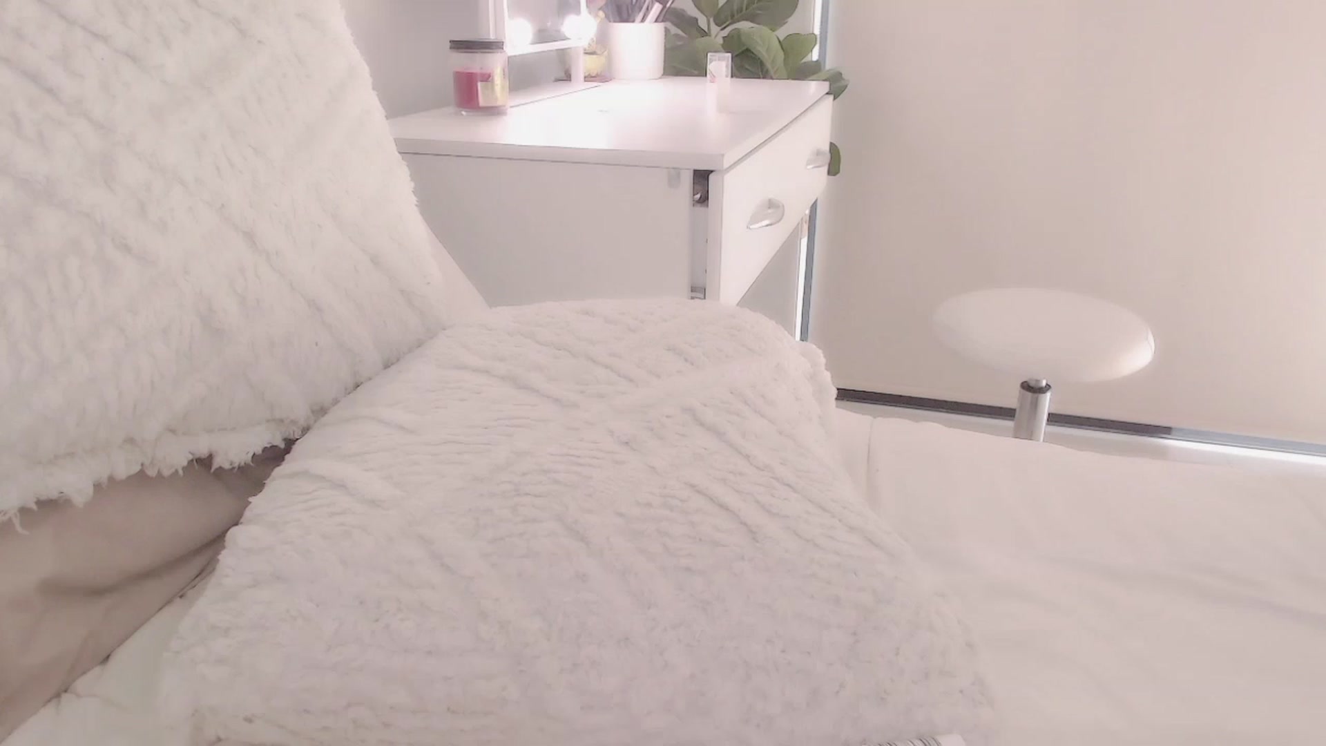 Gallery image thumbnail from Ms_Brenda's myfreecams stream on, 05/04/2023, 24:02 image 3 of 20