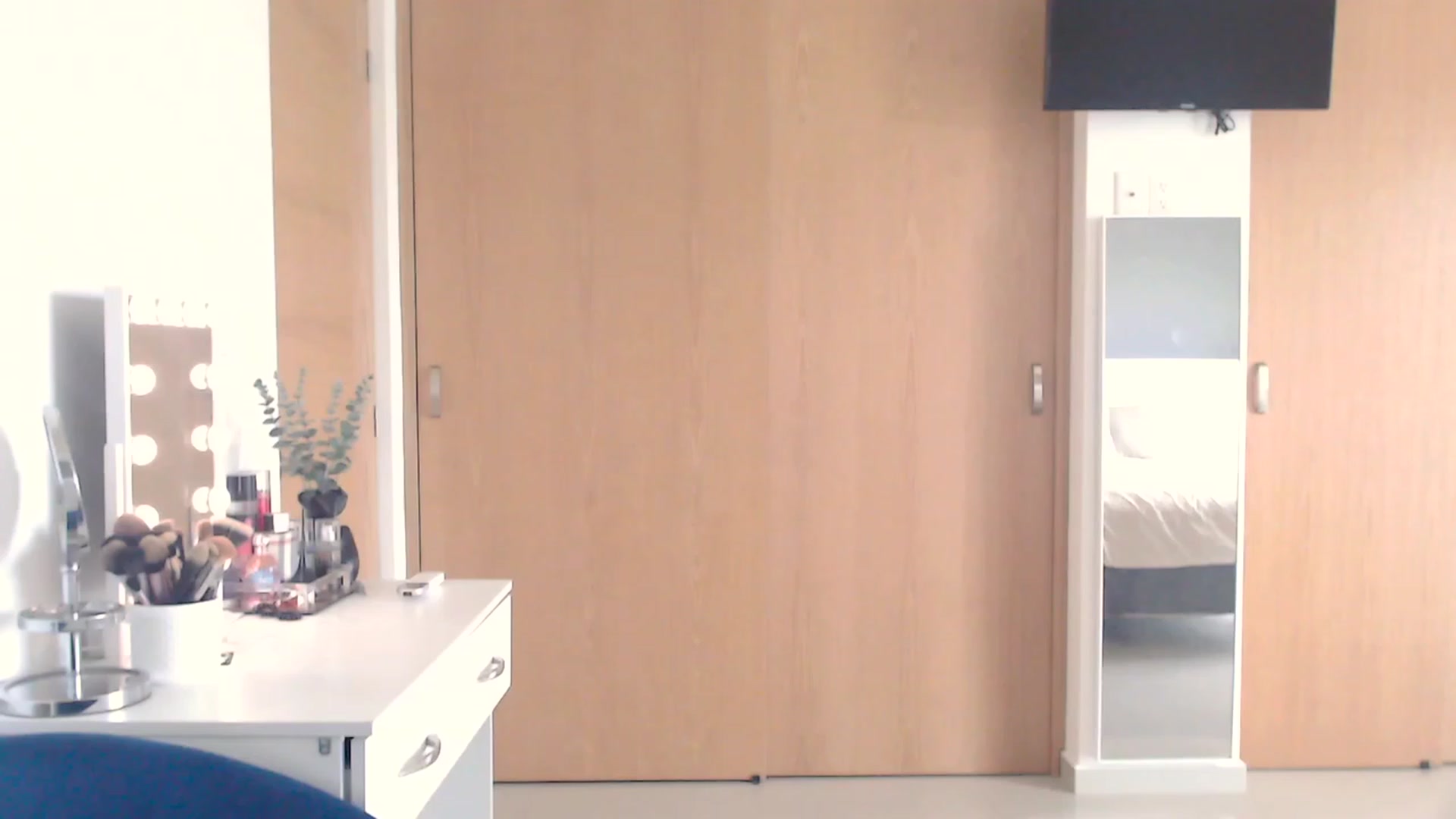 Gallery image thumbnail from Ms_Brenda's myfreecams stream on, 08/10/2023, 20:51 image 16 of 20