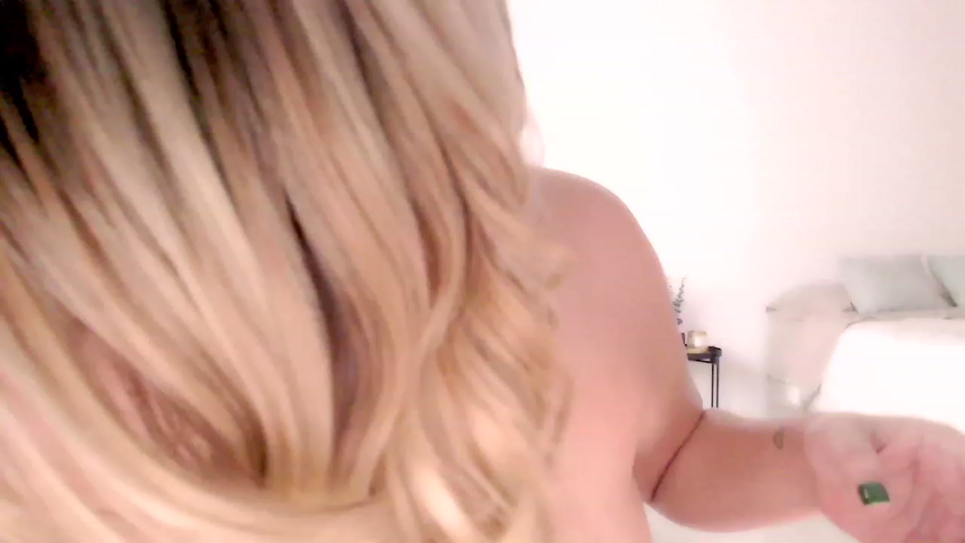 Gallery image thumbnail from Ms_Brenda's myfreecams stream on, 11/19/2023, 22:45 image 5 of 20
