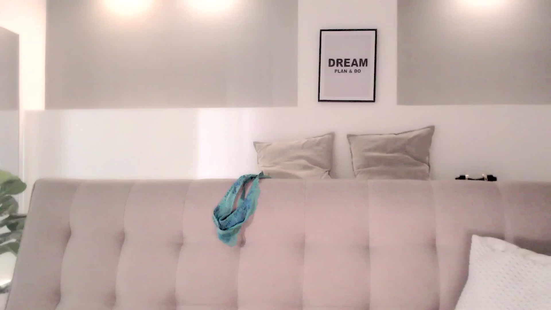 Gallery image thumbnail from Ms_Brenda's myfreecams stream on, 12/17/2023, 21:24 image 20 of 20