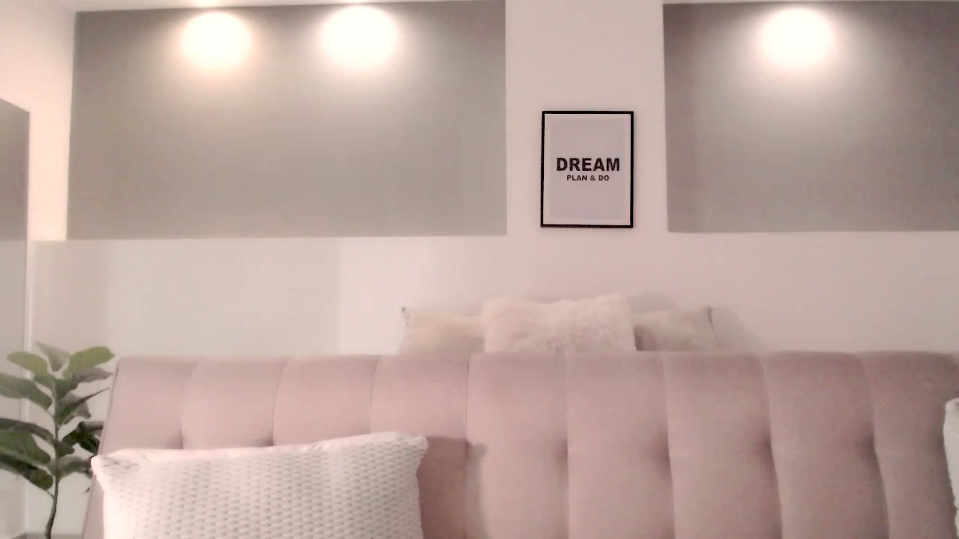 Gallery image thumbnail from Ms_Brenda's myfreecams stream on, 01/06/2024, 22:06 image 11 of 20