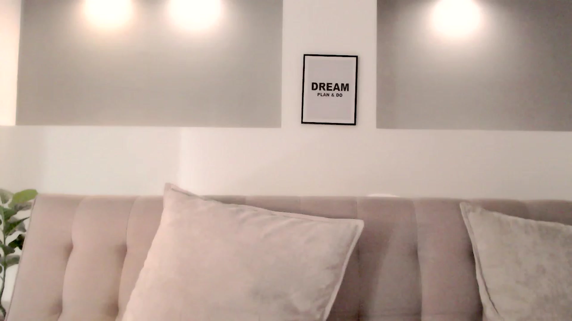 Gallery image thumbnail from Ms_Brenda's myfreecams stream on, 01/08/2024, 21:10 image 20 of 20