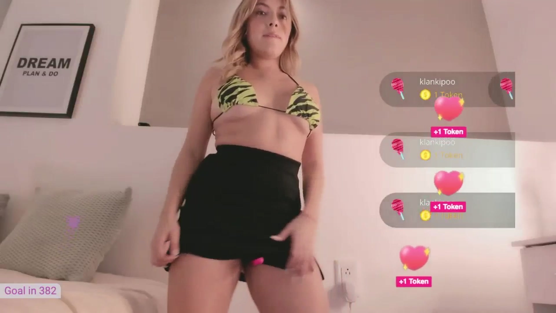 Gallery image thumbnail from Ms_Brenda's myfreecams stream on, 01/29/2024, 20:33 image 5 of 20