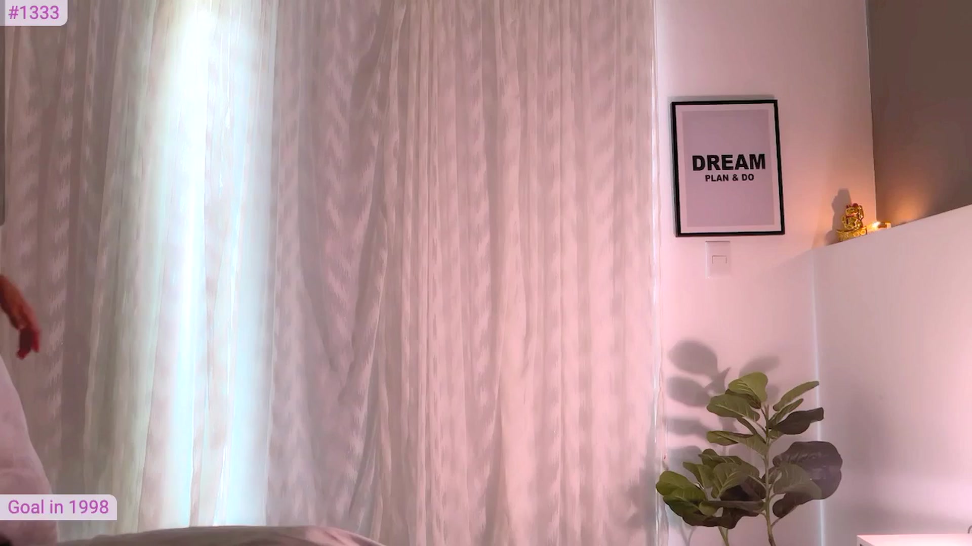 Gallery image thumbnail from Ms_Brenda's myfreecams stream on, 06/24/2024, 20:09 image 19 of 20