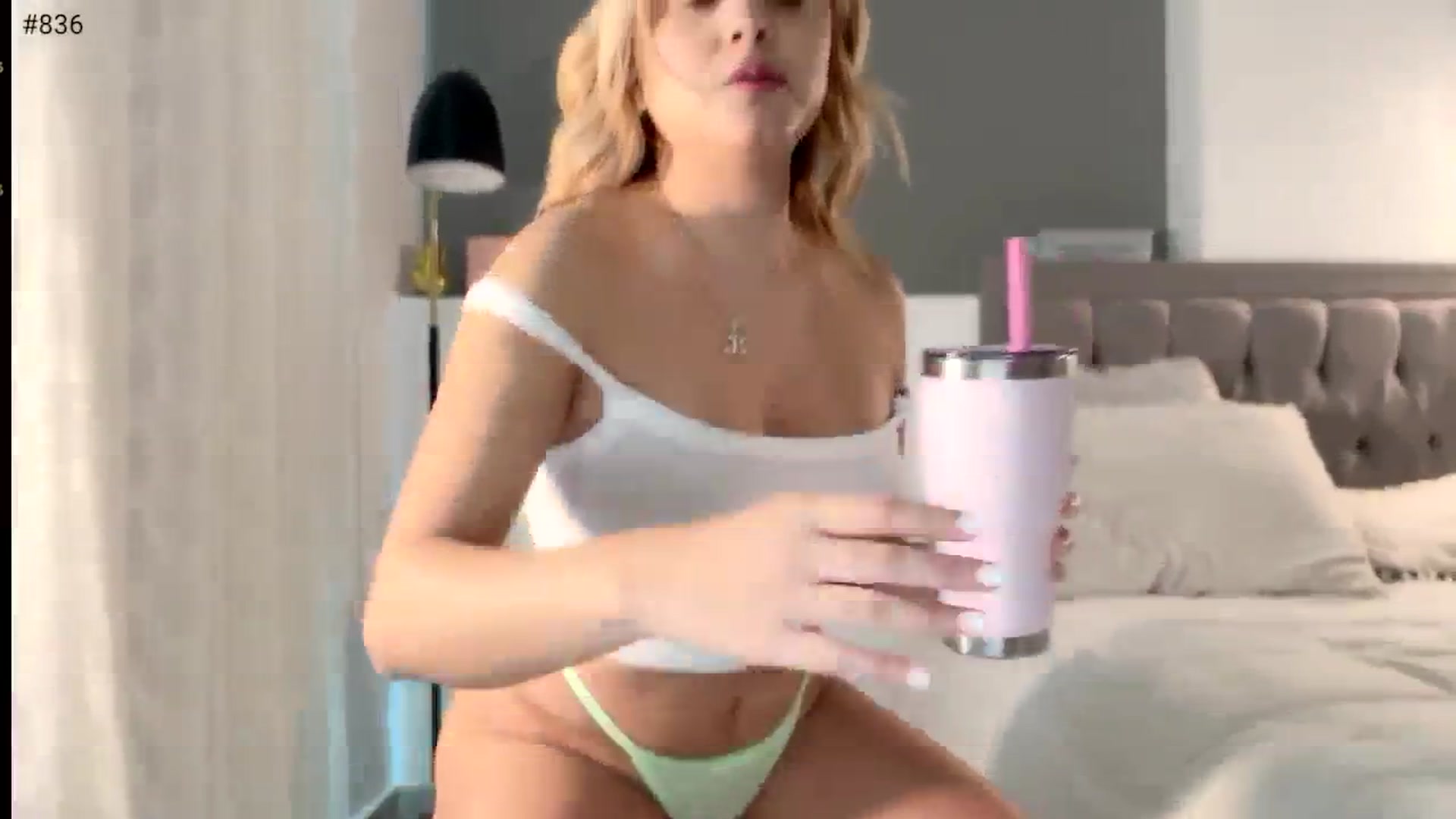 Gallery image thumbnail from Ms_Brenda's myfreecams stream on, 08/28/2024, 20:08 image 8 of 20
