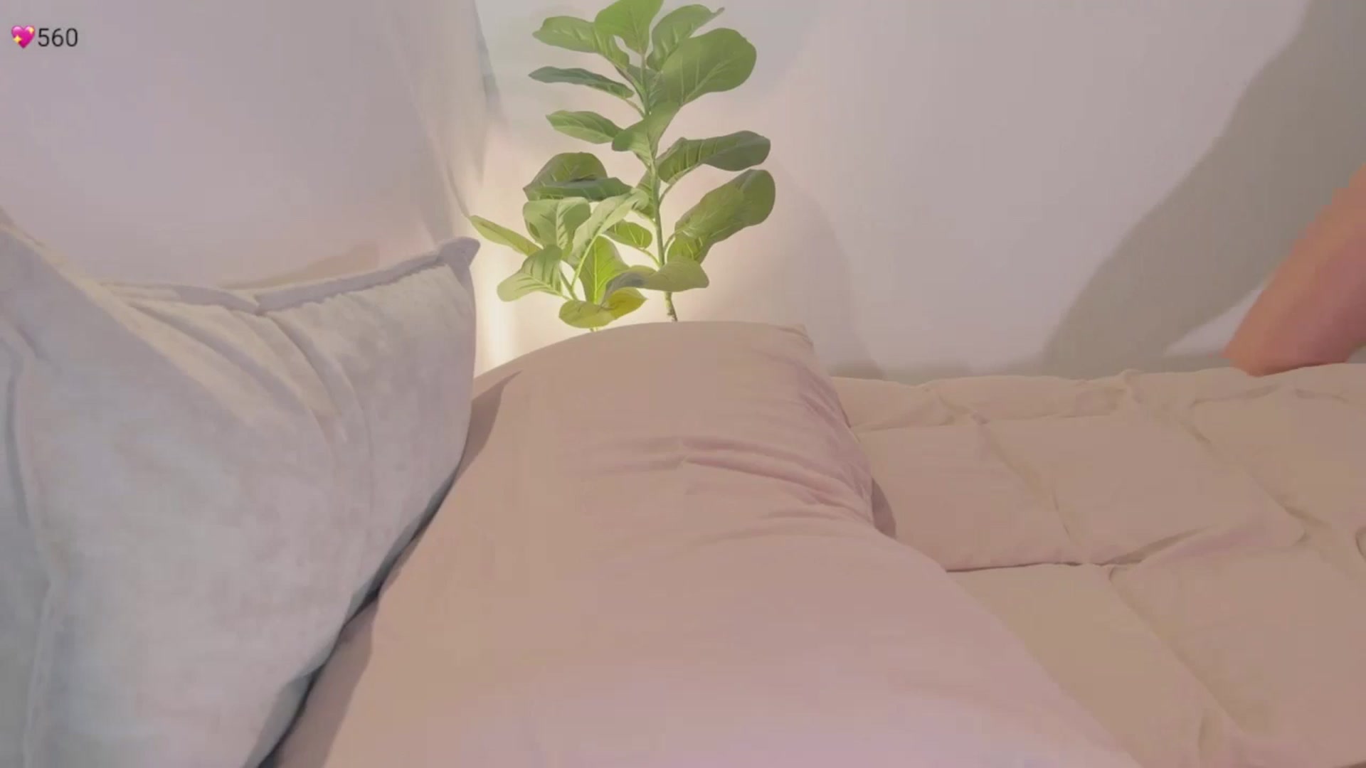 Gallery image thumbnail from Ms_Brenda's myfreecams stream on, 10/16/2024, 18:34 image 18 of 20