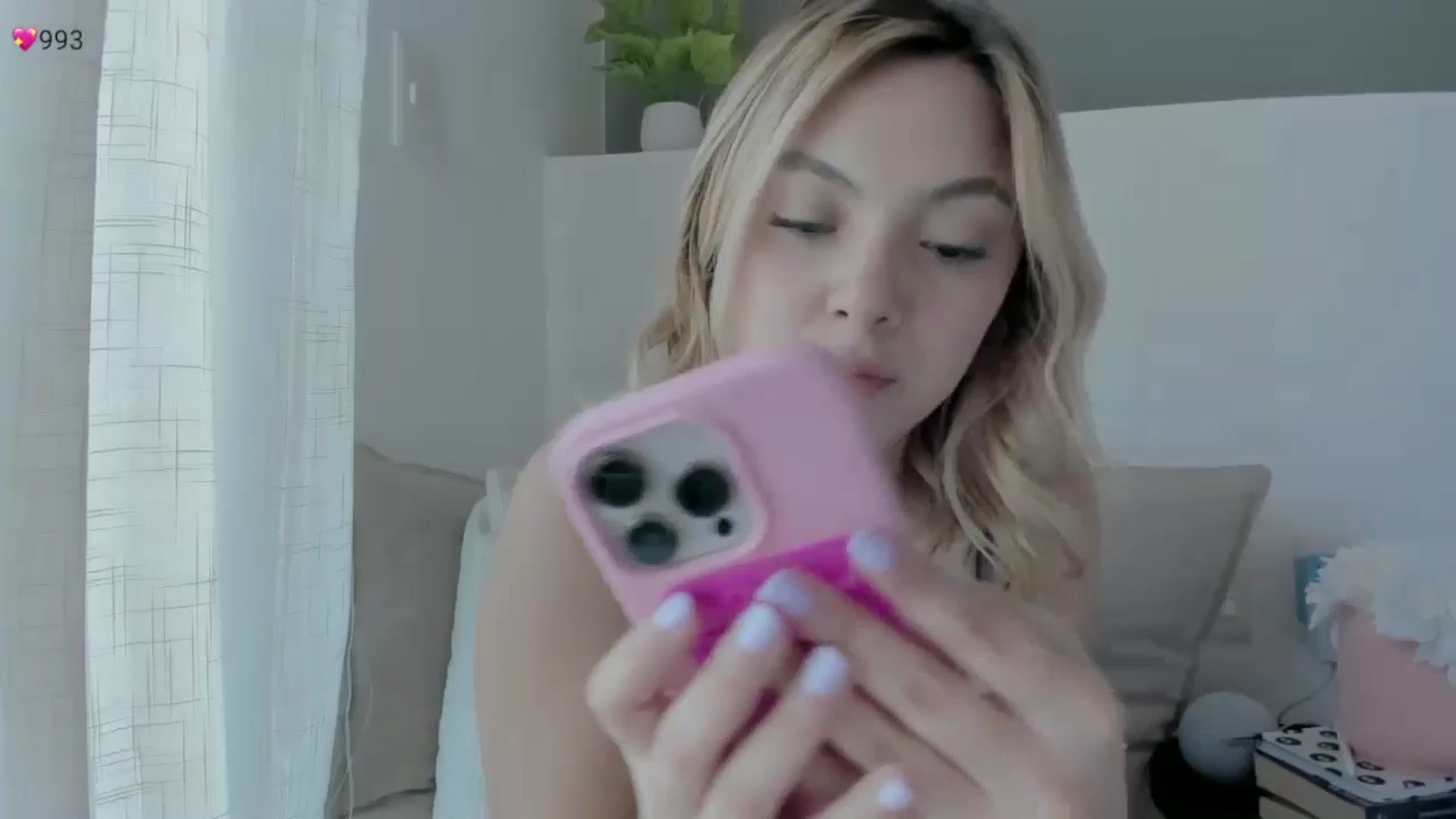 Gallery image thumbnail from Ms_Brenda's myfreecams stream on, 11/12/2024, 19:19 image 1 of 20
