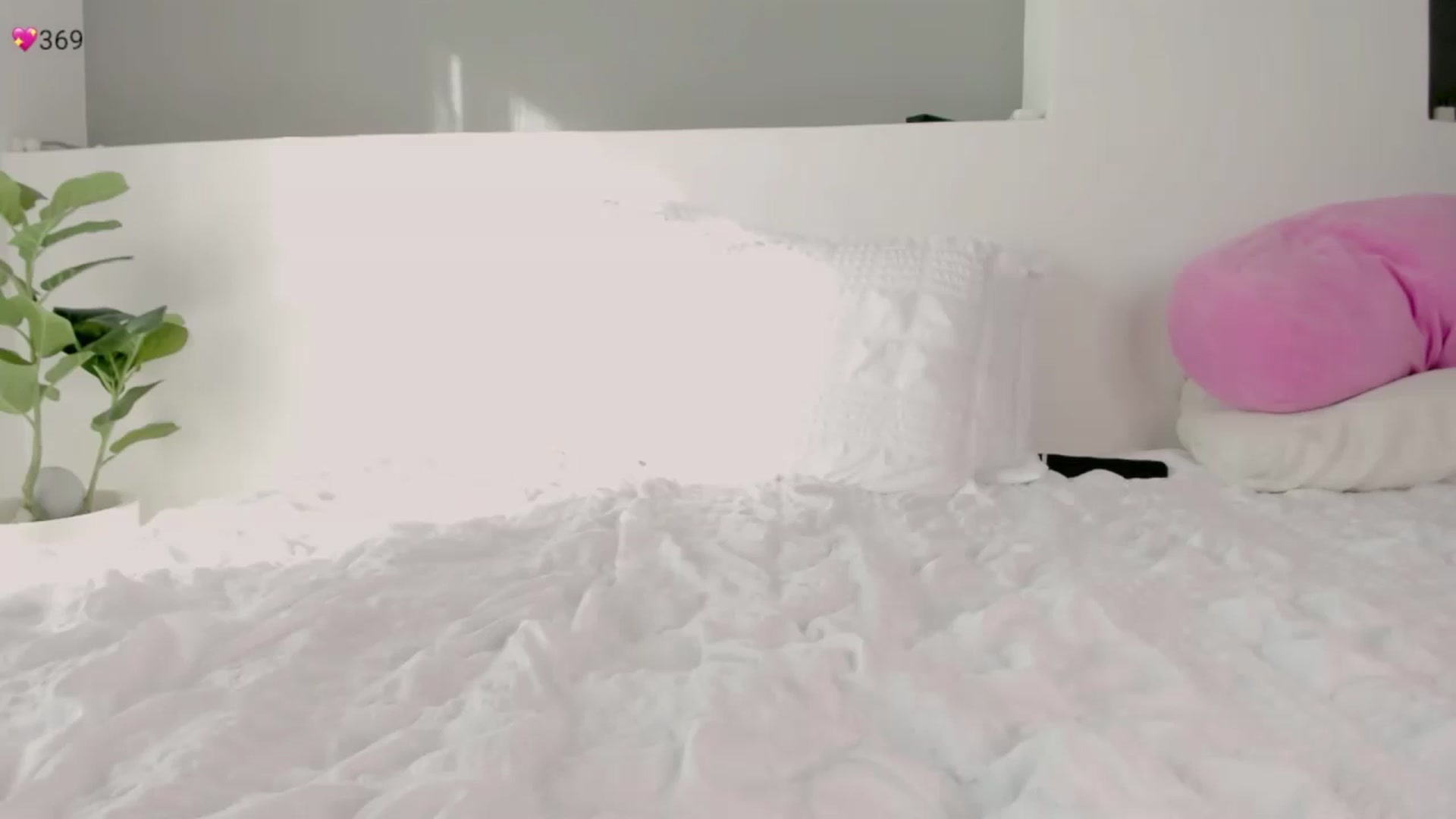 Gallery image thumbnail from Ms_Brenda's myfreecams stream on, 02/27/2025, 23:30 image 12 of 20