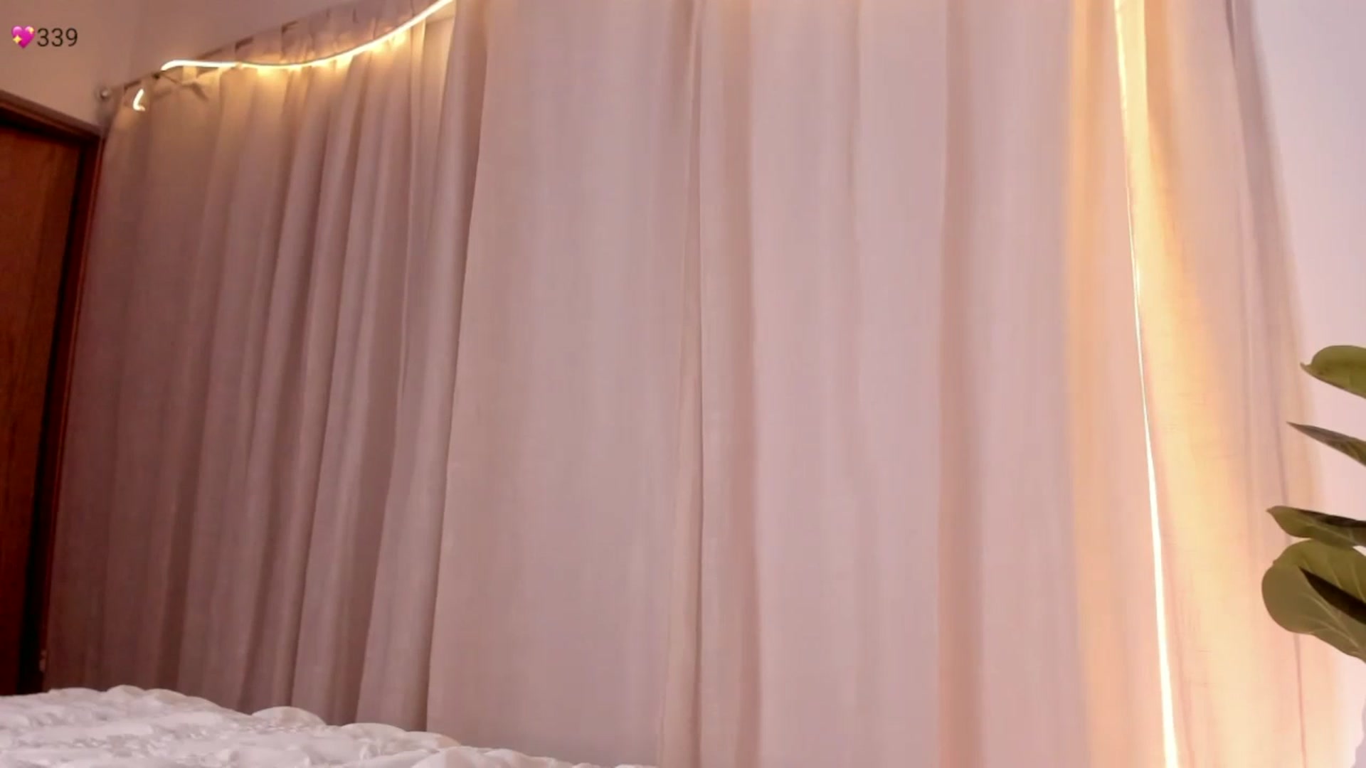 Gallery image thumbnail from Ms_Brenda's myfreecams stream on, 04/03/2025, 03:46 image 19 of 20