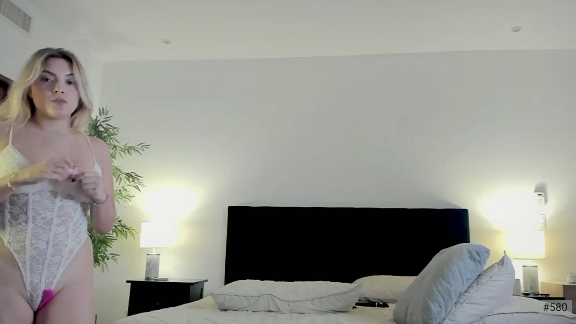 Gallery image thumbnail from Ms_Brenda's myfreecams stream on, 10/07/2025, 06:36 image 7 of 20