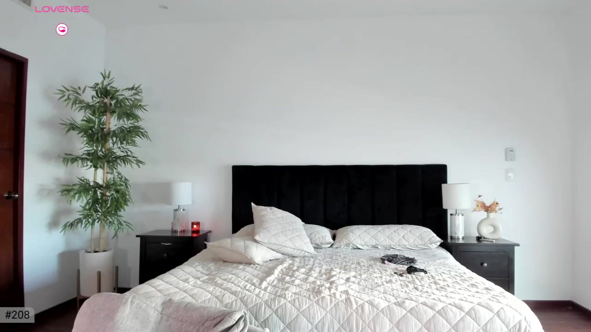 Gallery image thumbnail from Ms_Brenda's myfreecams stream on, 11/01/2025, 23:12 image 8 of 20