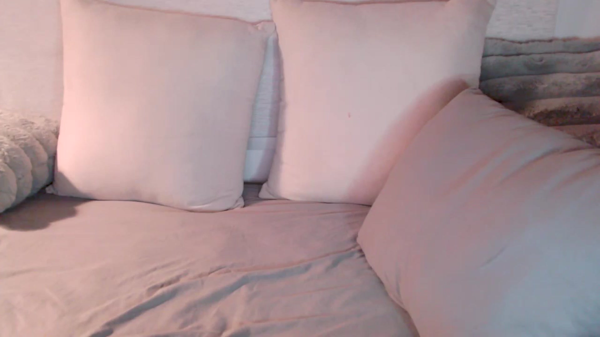 Gallery image thumbnail from Ms_Brenda's myfreecams stream on, 01/08/2026, 06:45 image 15 of 20