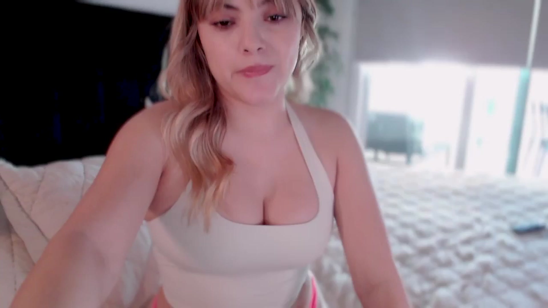 Gallery image thumbnail from Ms_Brenda's myfreecams stream on, 02/11/2026, 24:02 image 11 of 20