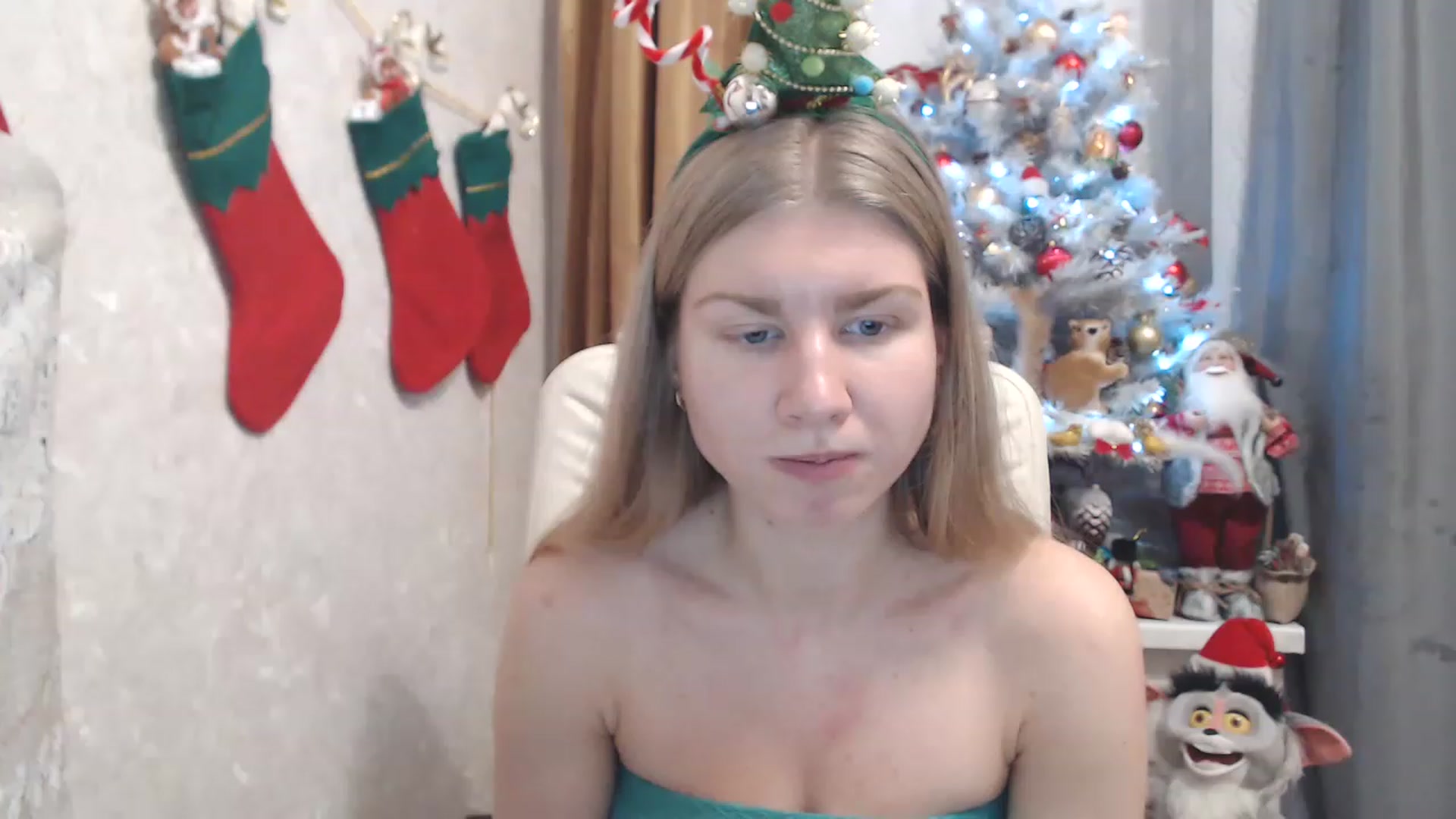 Gallery image thumbnail from Ms_Charming's myfreecams stream on, 12/25/2022, 24:05 image 5 of 20