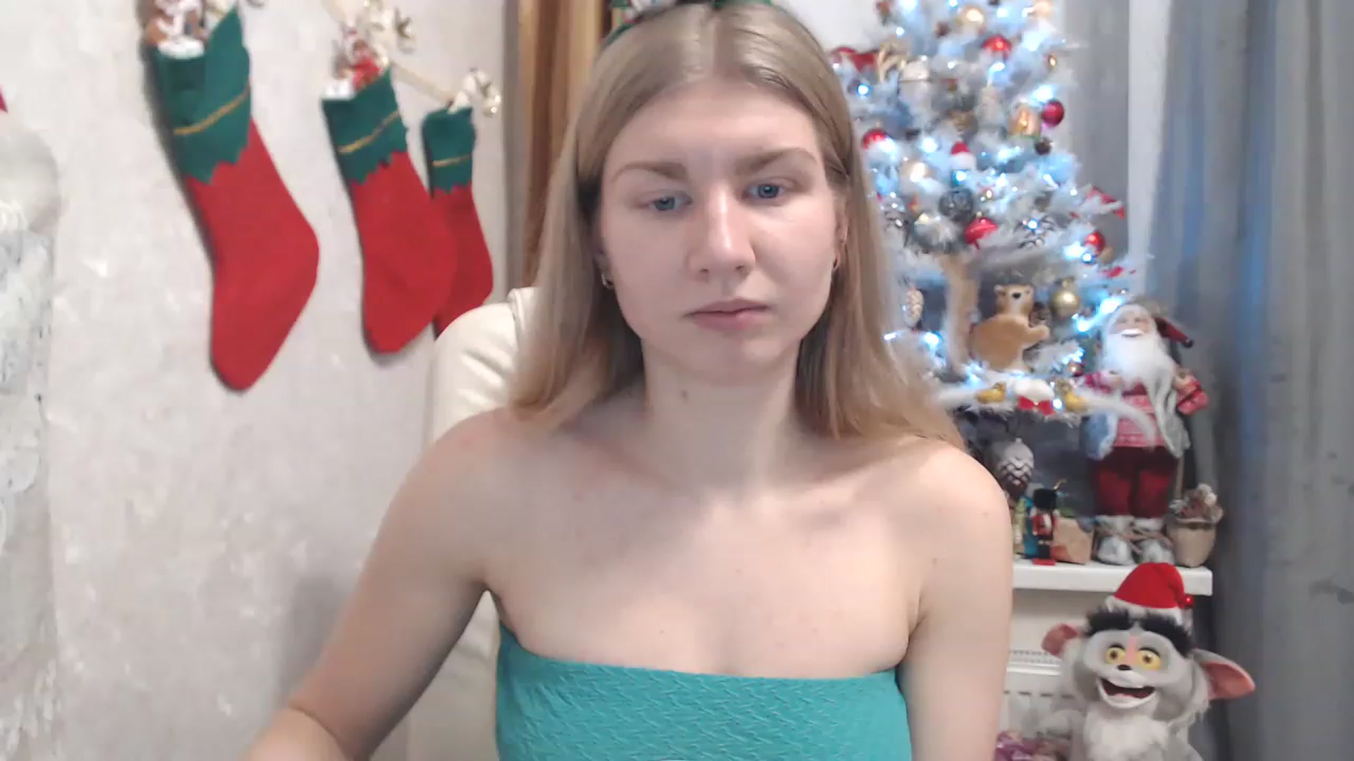 Gallery image thumbnail from Ms_Charming's myfreecams stream on, 12/25/2022, 24:05 image 1 of 20