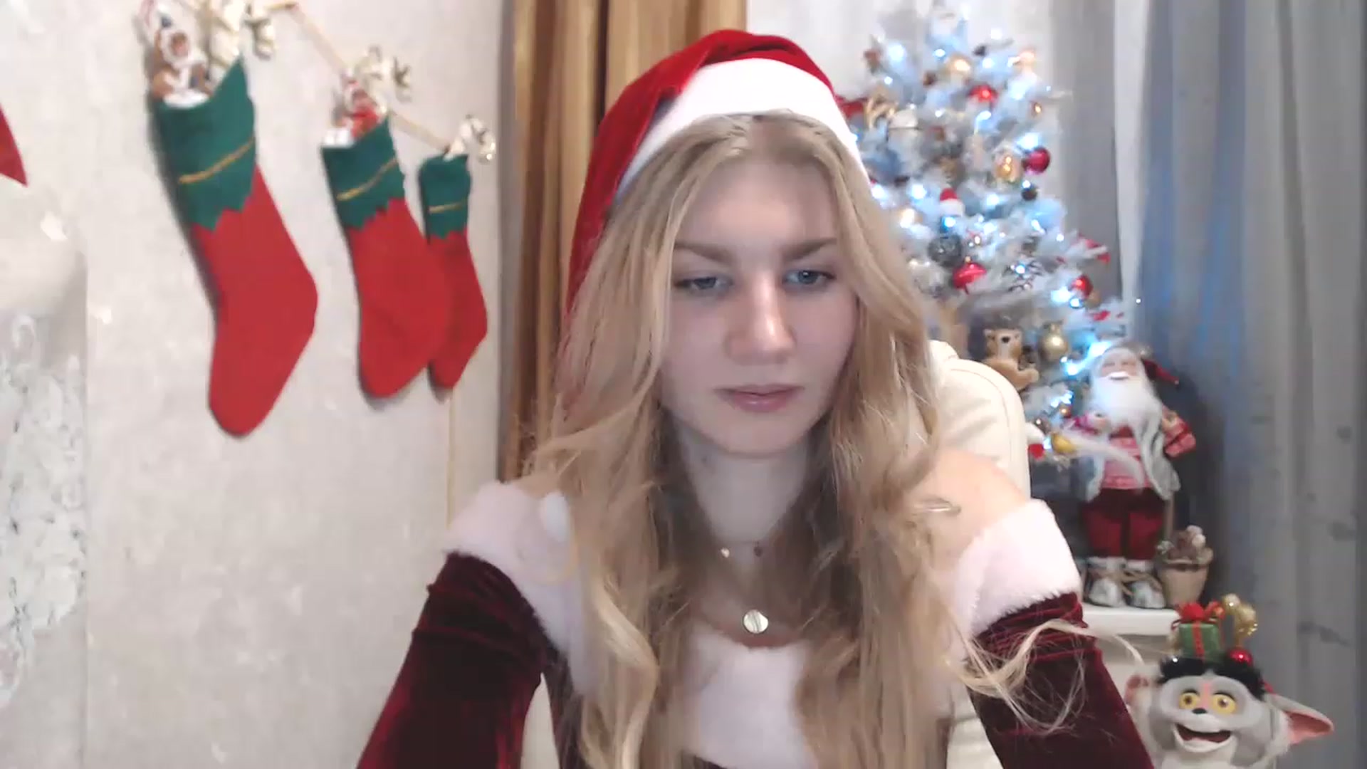 Gallery image thumbnail from Ms_Charming's myfreecams stream on, 12/25/2022, 21:14 image 15 of 20