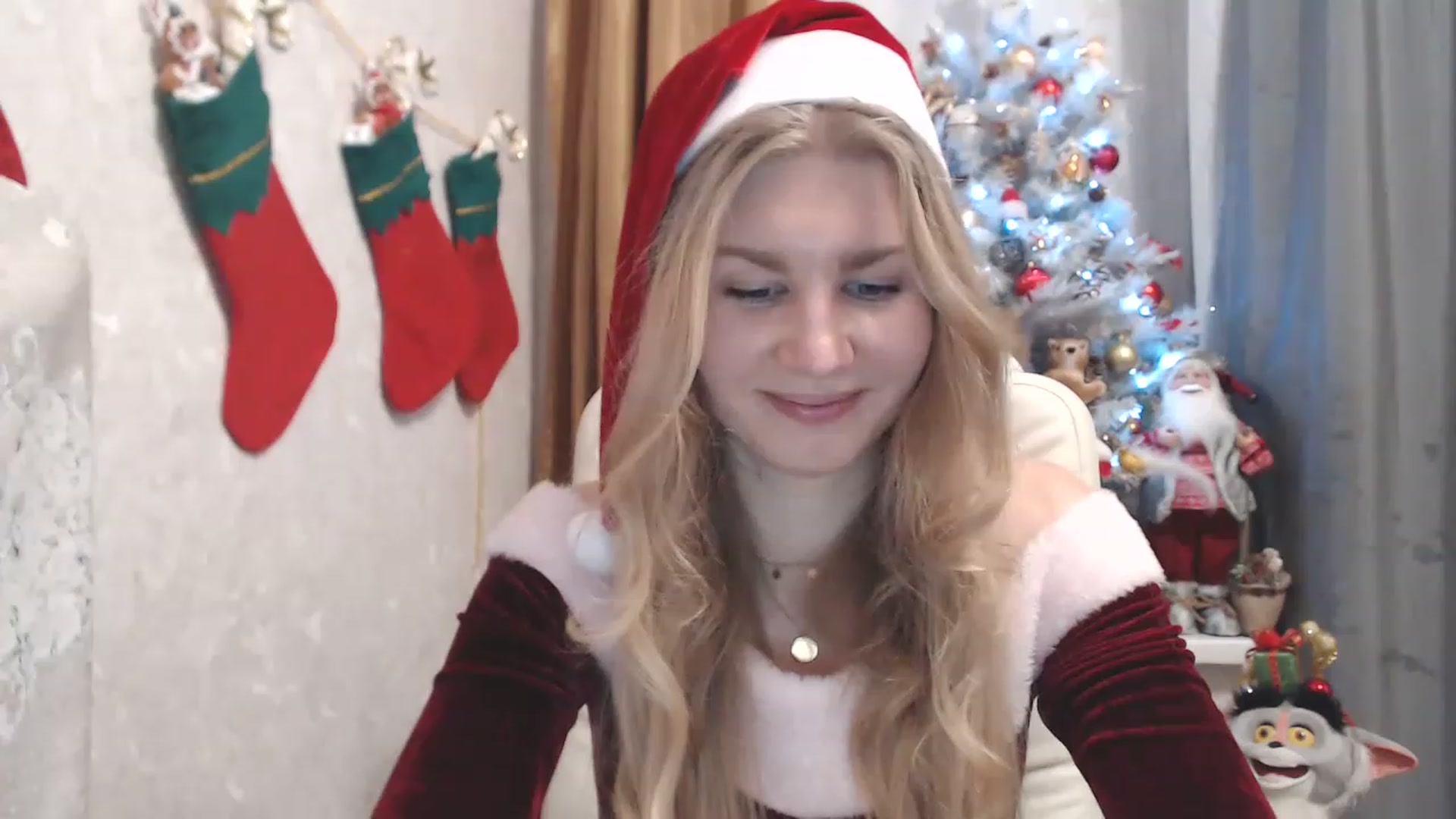 Gallery image thumbnail from Ms_Charming's myfreecams stream on, 12/25/2022, 22:08 image 19 of 20