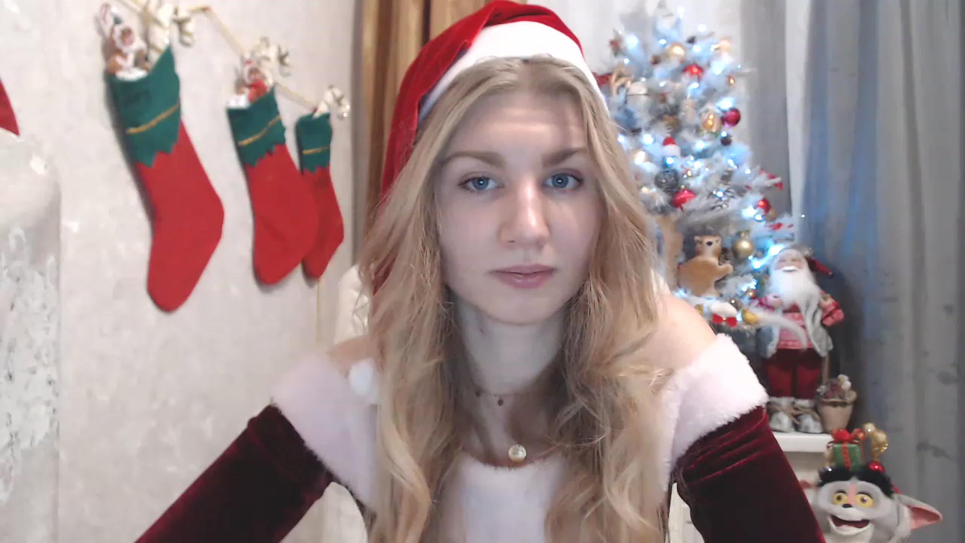 Gallery image thumbnail from Ms_Charming's myfreecams stream on, 12/25/2022, 22:08 image 16 of 20