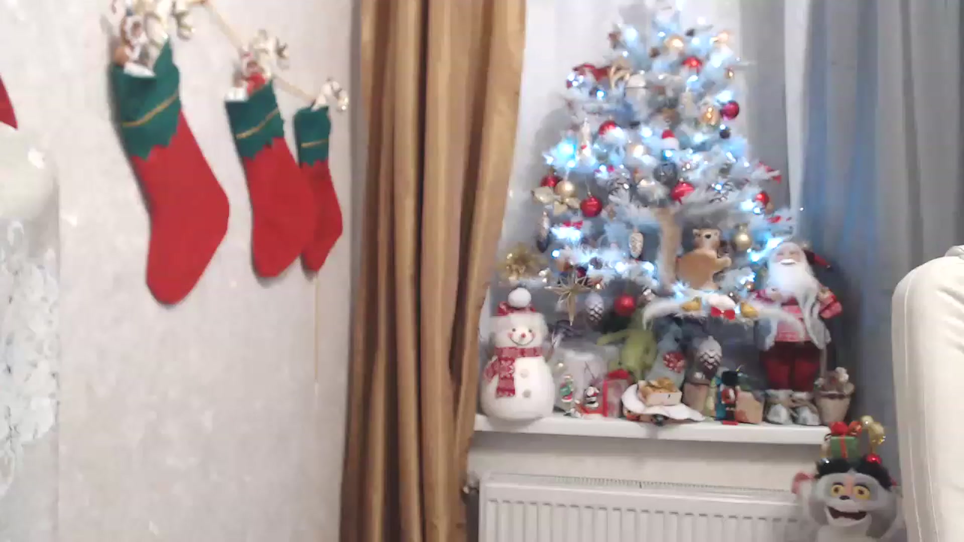 Gallery image thumbnail from Ms_Charming's myfreecams stream on, 12/26/2022, 24:04 image 1 of 20