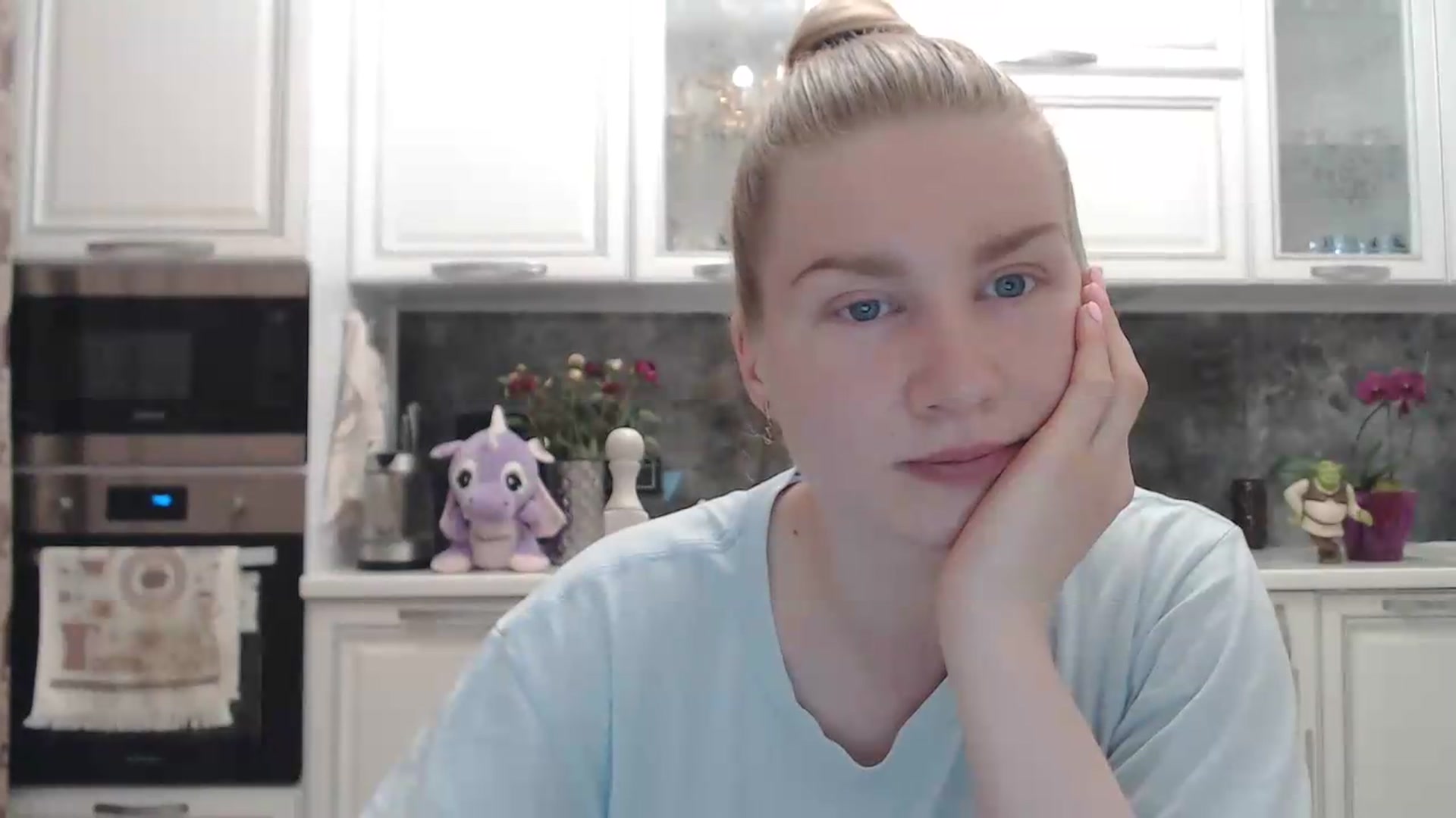 Gallery image thumbnail from Ms_Charming's myfreecams stream on, 05/31/2026, 21:50 image 3 of 20
