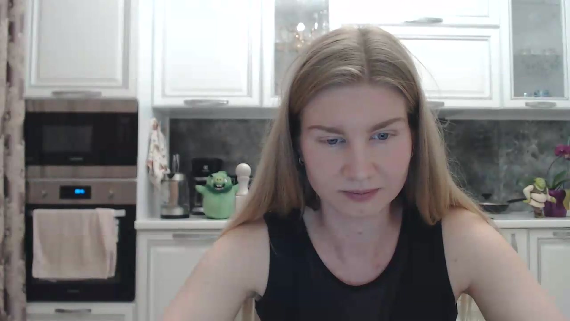 Gallery image thumbnail from Ms_Charming's myfreecams stream on, 06/16/2026, 24:18 image 16 of 20