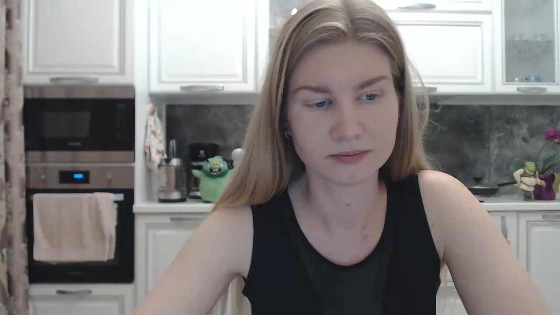 Gallery image thumbnail from Ms_Charming's myfreecams stream on, 06/16/2026, 24:18 image 6 of 20