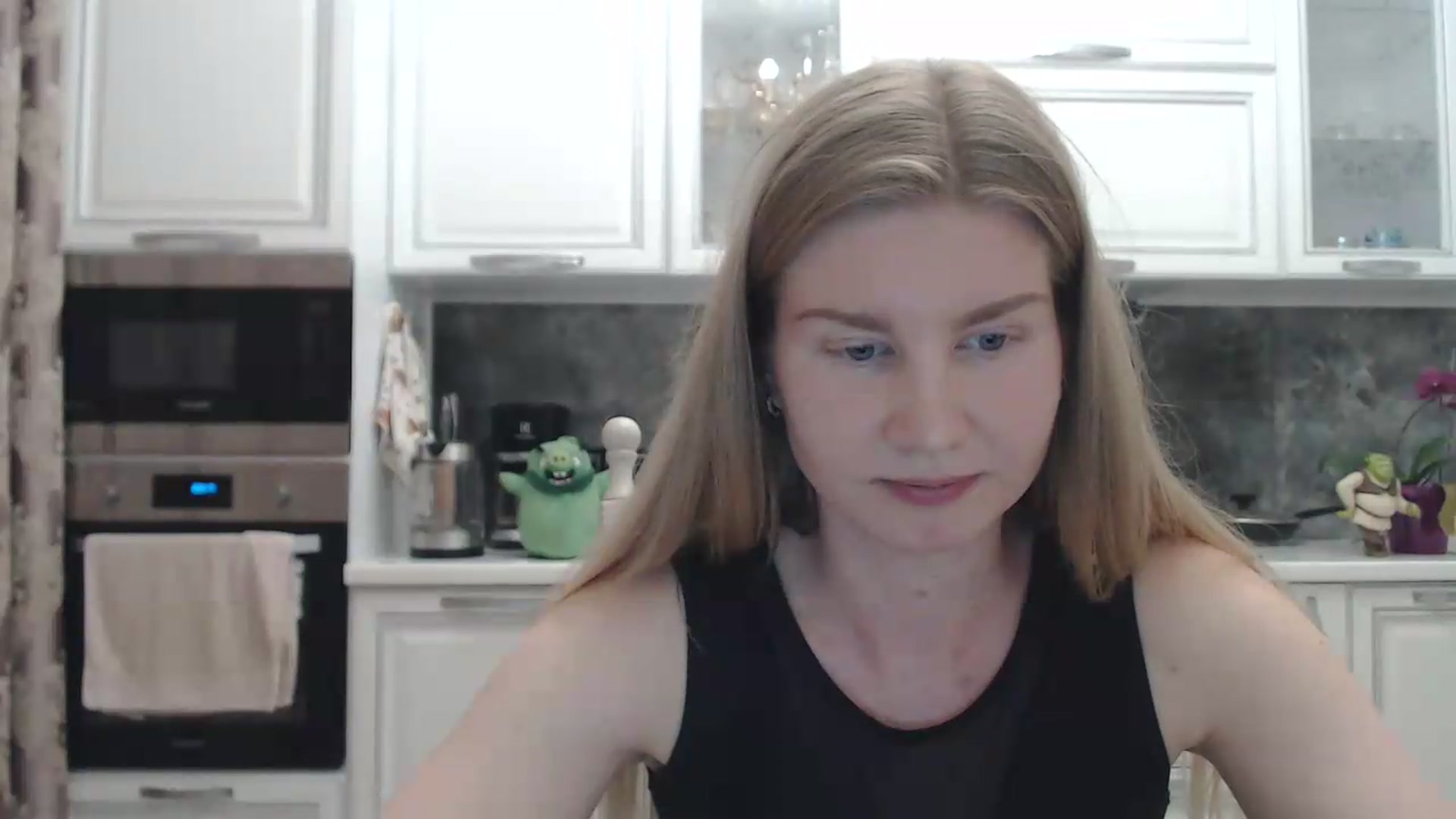 Gallery image thumbnail from Ms_Charming's myfreecams stream on, 06/16/2026, 24:18 image 17 of 20