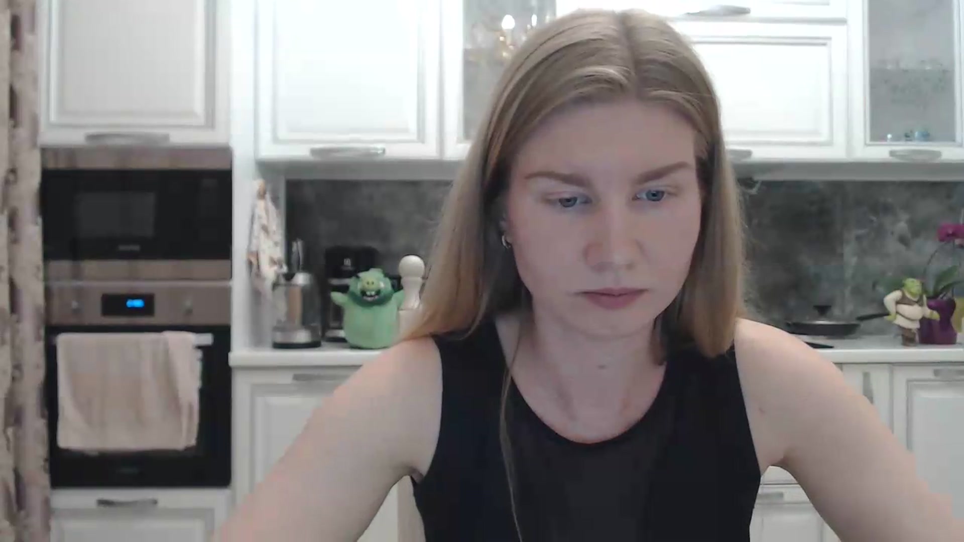 Gallery image thumbnail from Ms_Charming's myfreecams stream on, 06/16/2026, 24:18 image 3 of 20