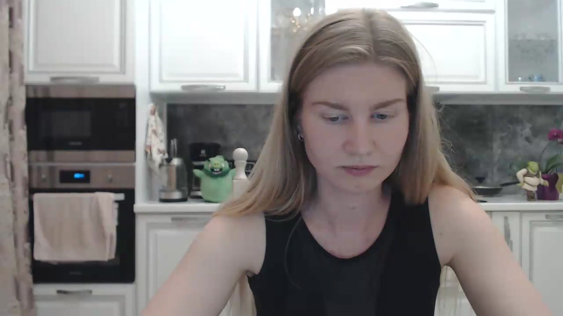 Gallery image thumbnail from Ms_Charming's myfreecams stream on, 06/16/2026, 24:18 image 13 of 20