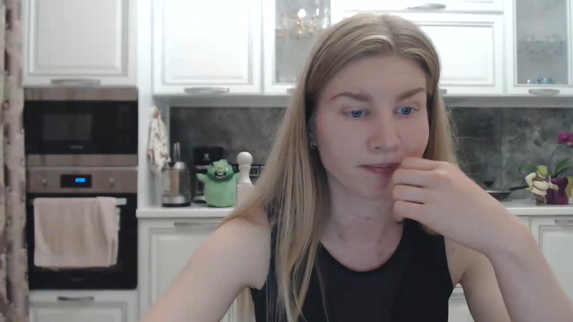 Gallery image thumbnail from Ms_Charming's myfreecams stream on, 06/16/2026, 24:18 image 5 of 20