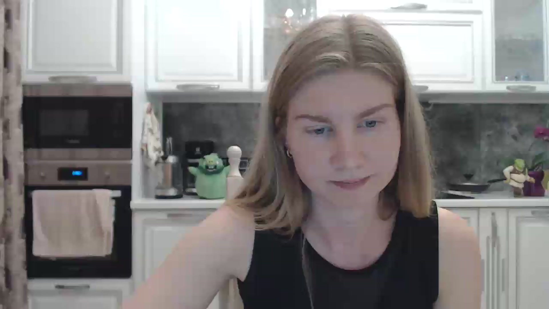 Gallery image thumbnail from Ms_Charming's myfreecams stream on, 06/16/2026, 24:18 image 1 of 20