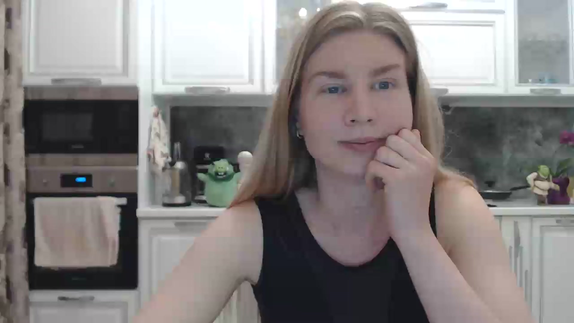 Gallery image thumbnail from Ms_Charming's myfreecams stream on, 06/16/2026, 24:18 image 12 of 20