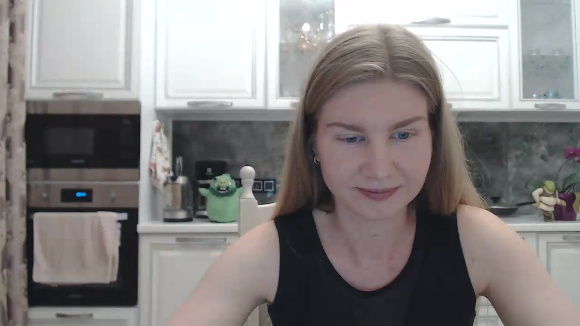 Gallery image thumbnail from Ms_Charming's myfreecams stream on, 06/16/2026, 24:18 image 15 of 20