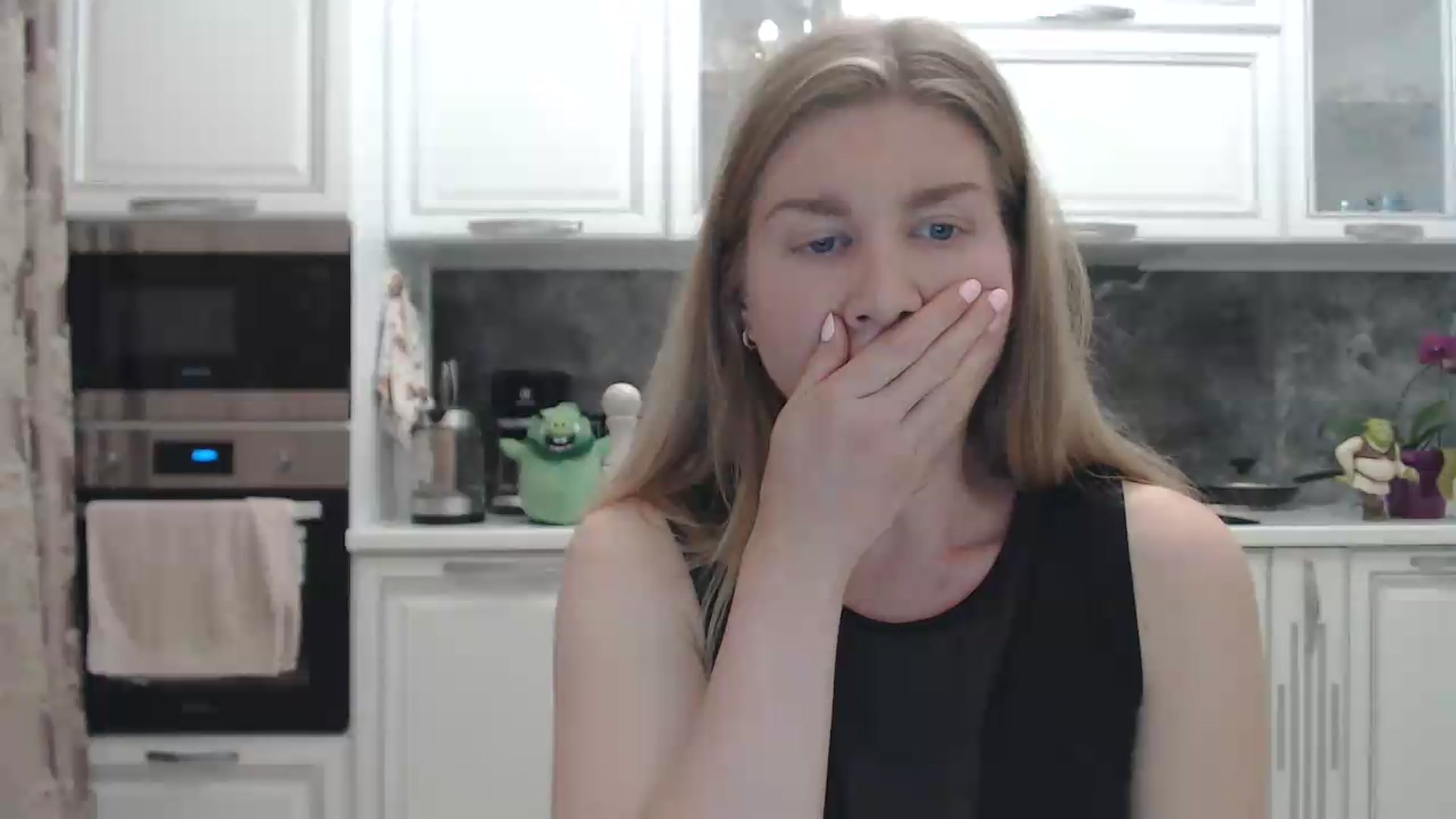 Gallery image thumbnail from Ms_Charming's myfreecams stream on, 06/16/2026, 24:18 image 9 of 20