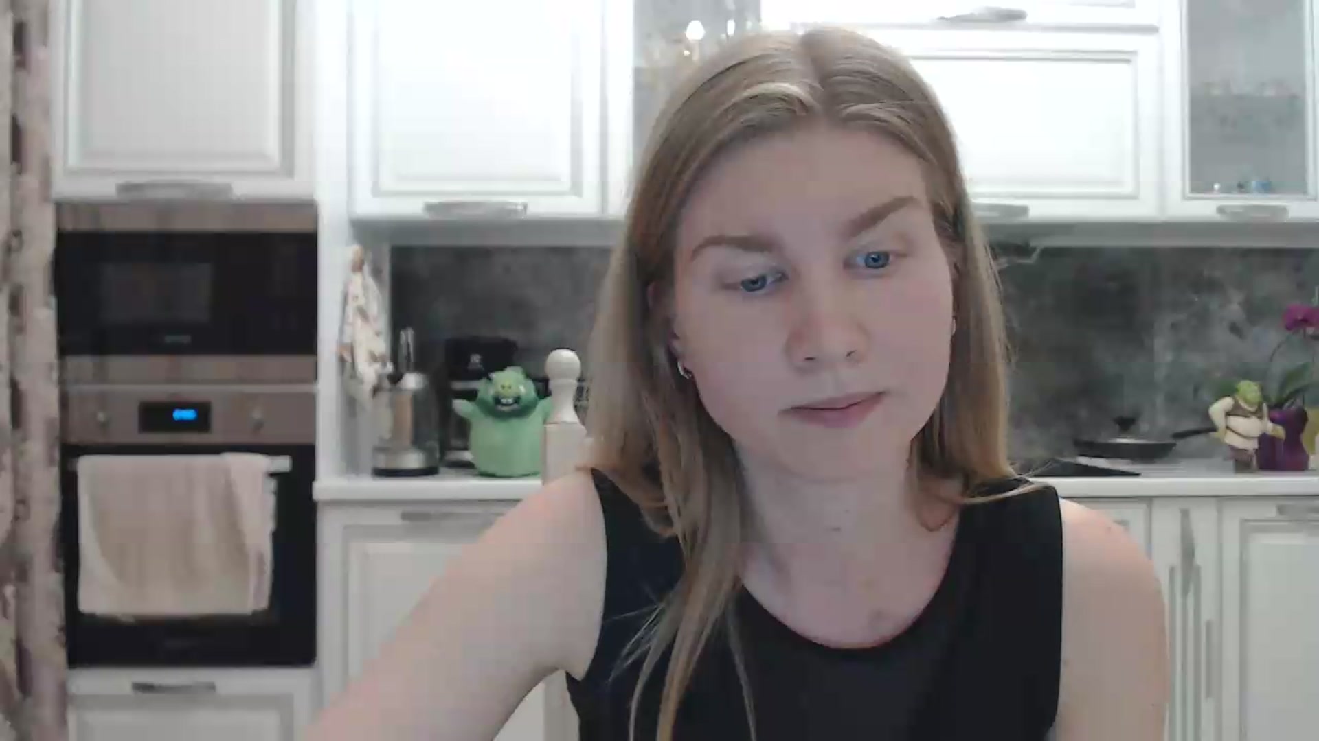 Gallery image thumbnail from Ms_Charming's myfreecams stream on, 06/16/2026, 24:18 image 2 of 20
