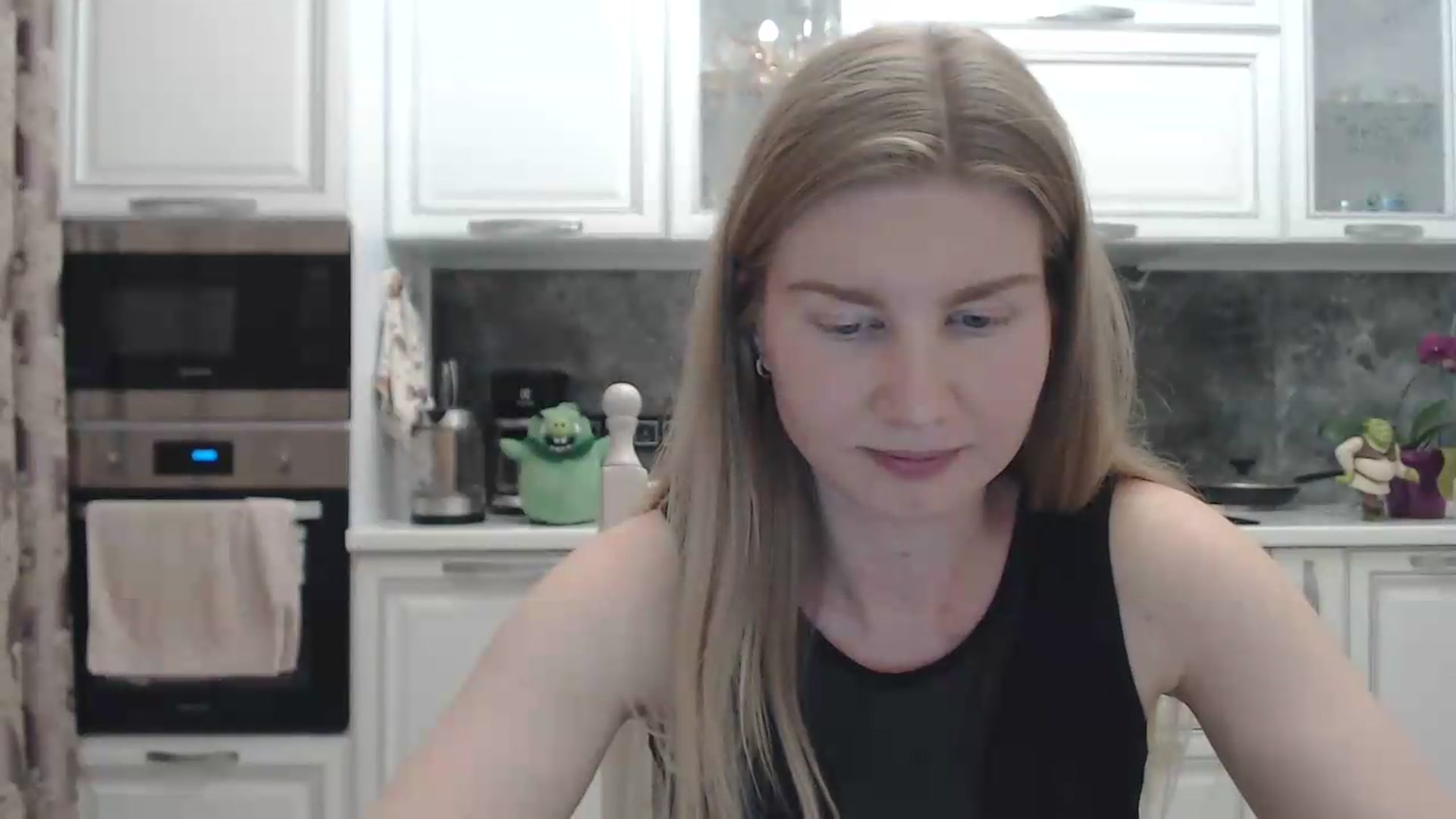 Gallery image thumbnail from Ms_Charming's myfreecams stream on, 06/16/2026, 24:18 image 11 of 20