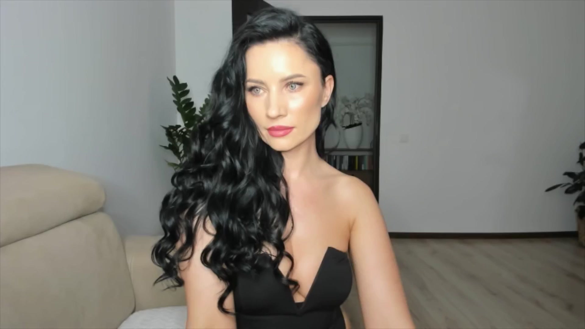 Gallery image thumbnail from Ms_Gia's myfreecams stream on, 06/03/2025, 13:56 image 12 of 20