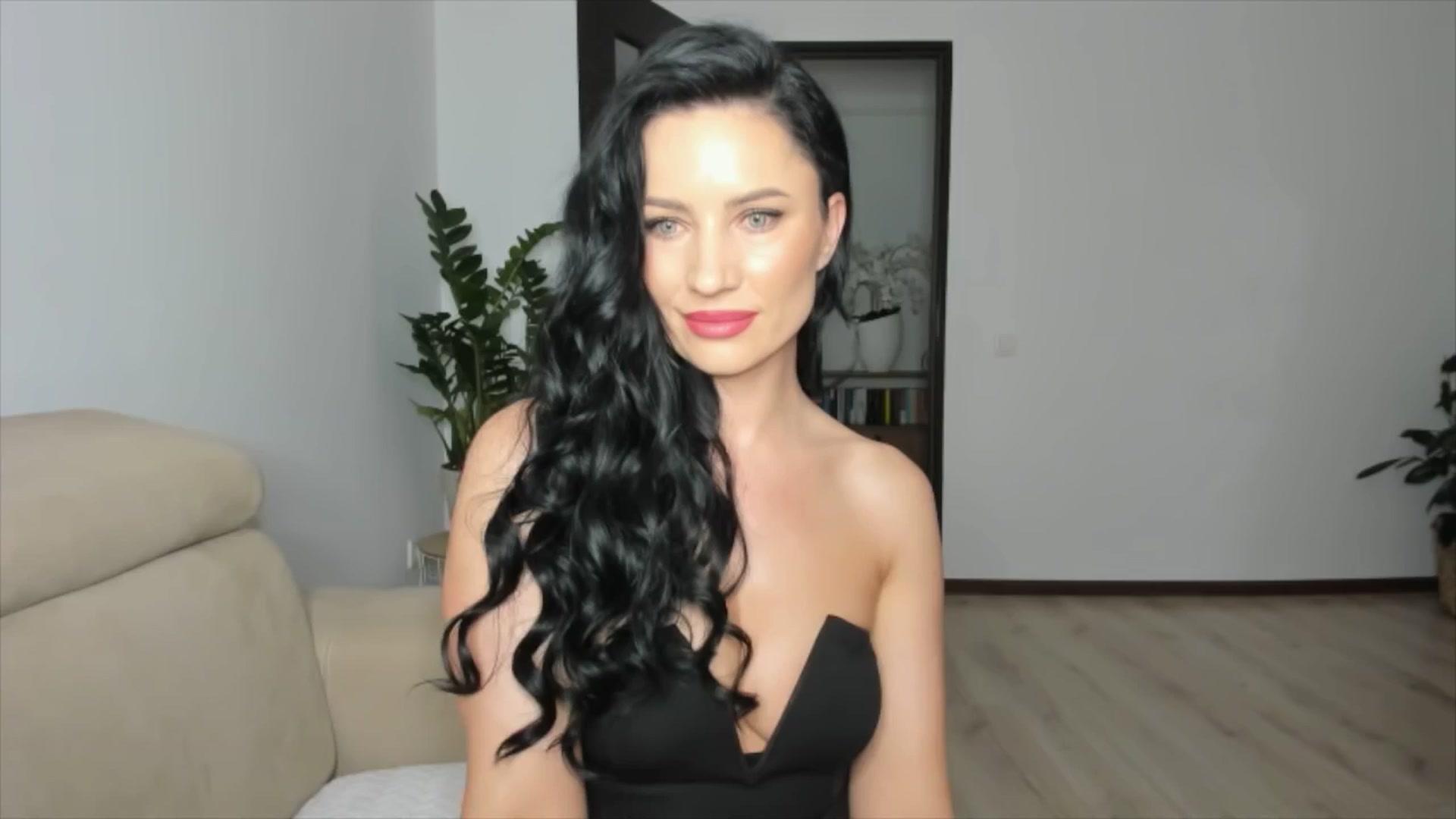 Gallery image thumbnail from Ms_Gia's myfreecams stream on, 06/03/2025, 13:56 image 14 of 20