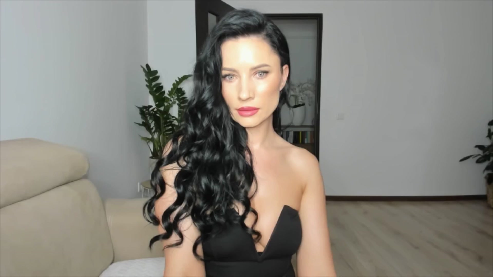Gallery image thumbnail from Ms_Gia's myfreecams stream on, 06/03/2025, 13:56 image 13 of 20