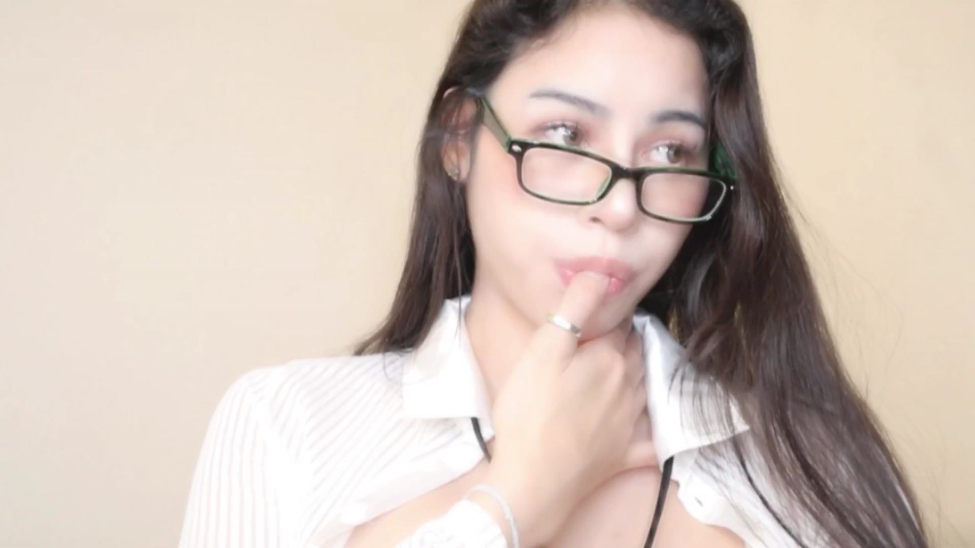Gallery image thumbnail from Ms_GlitCh's myfreecams stream on, 03/28/2025, 08:53 image 17 of 20