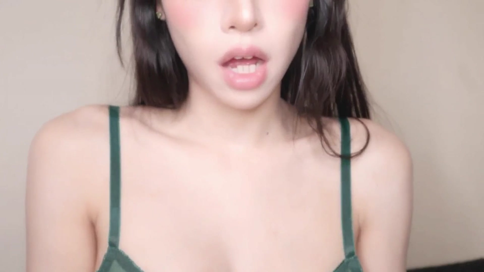 Gallery image thumbnail from Ms_GlitCh's myfreecams stream on, 04/05/2025, 07:07 image 16 of 20