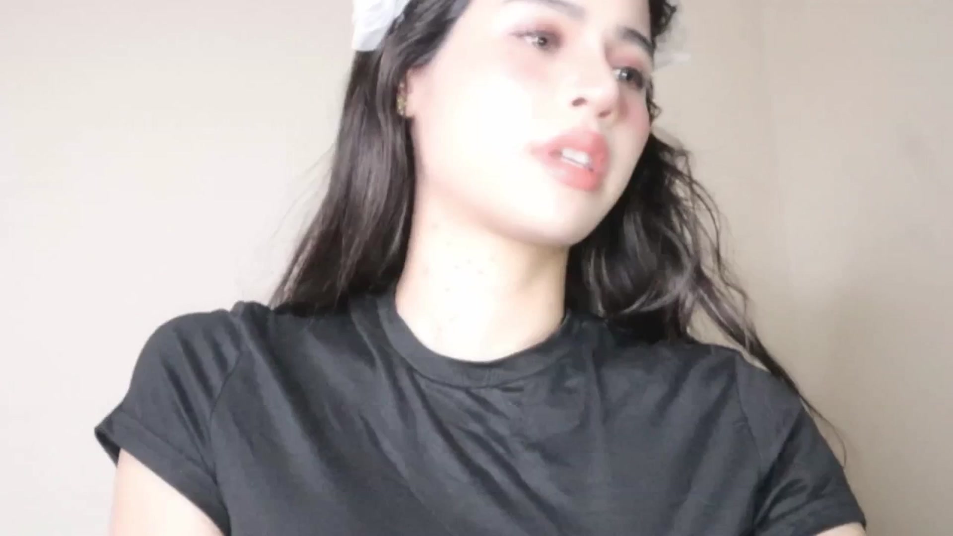 Gallery image thumbnail from Ms_GlitCh's myfreecams stream on, 04/18/2025, 07:00 image 10 of 20