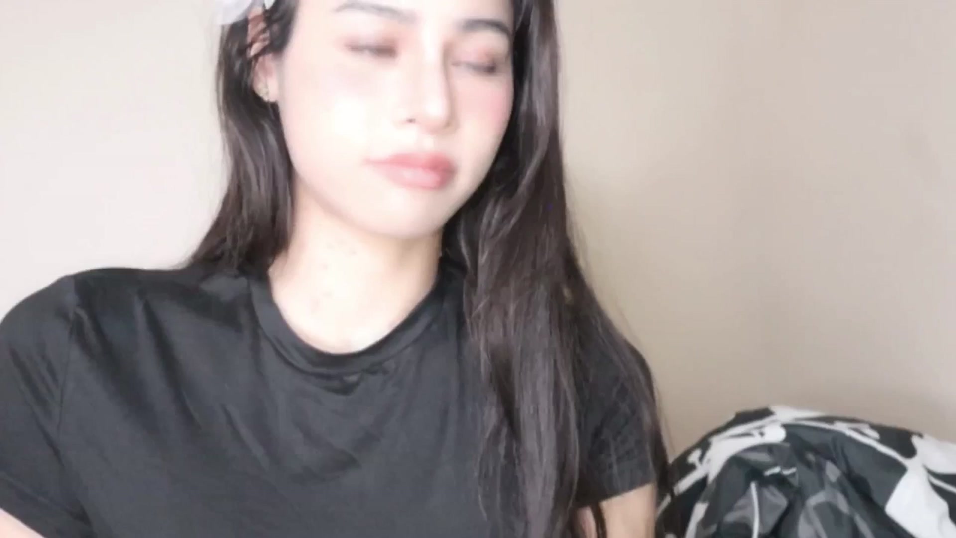 Gallery image thumbnail from Ms_GlitCh's myfreecams stream on, 04/18/2025, 08:14 image 3 of 20