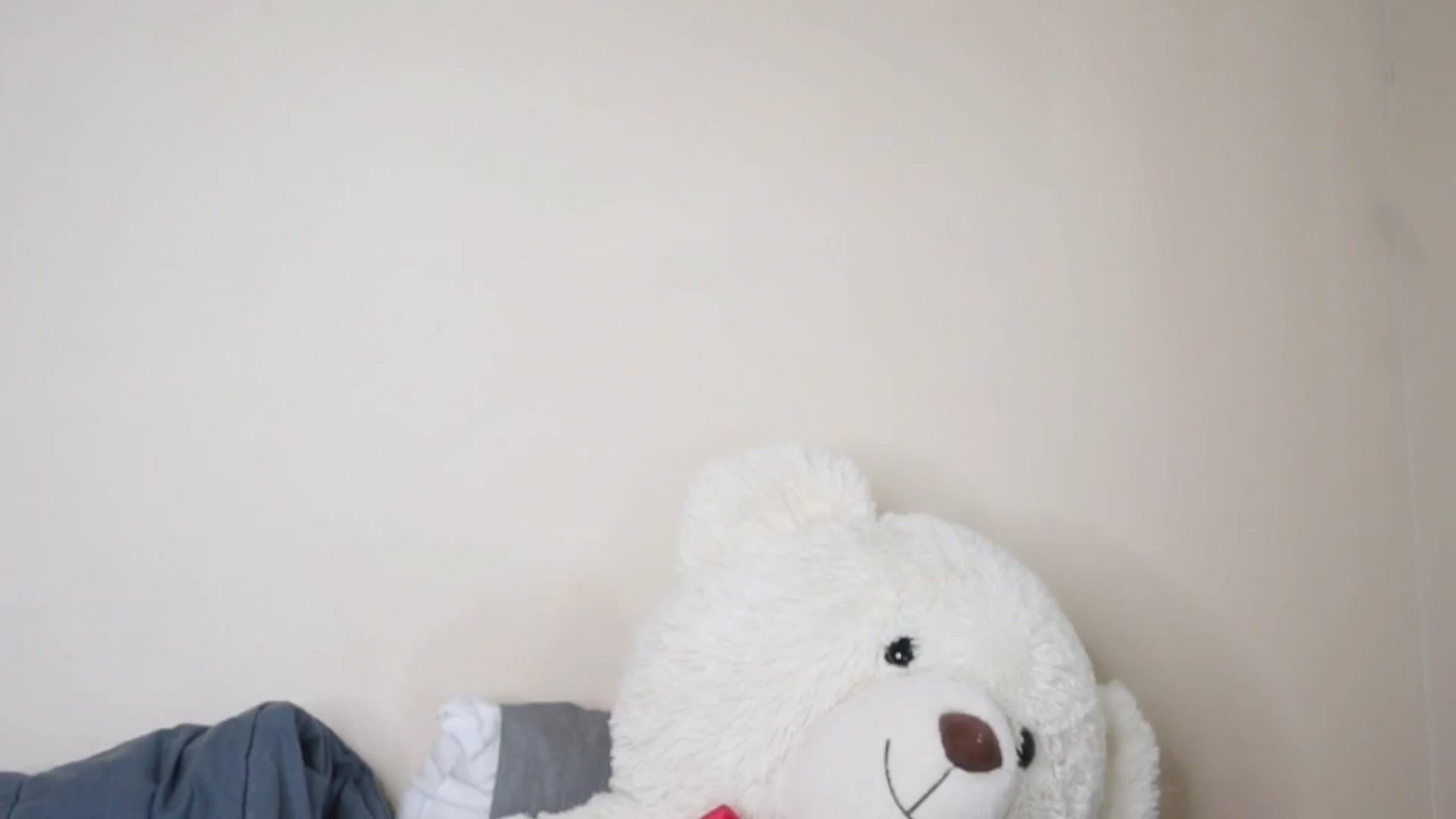 Gallery image thumbnail from Ms_GlitCh's myfreecams stream on, 05/08/2025, 17:32 image 18 of 20