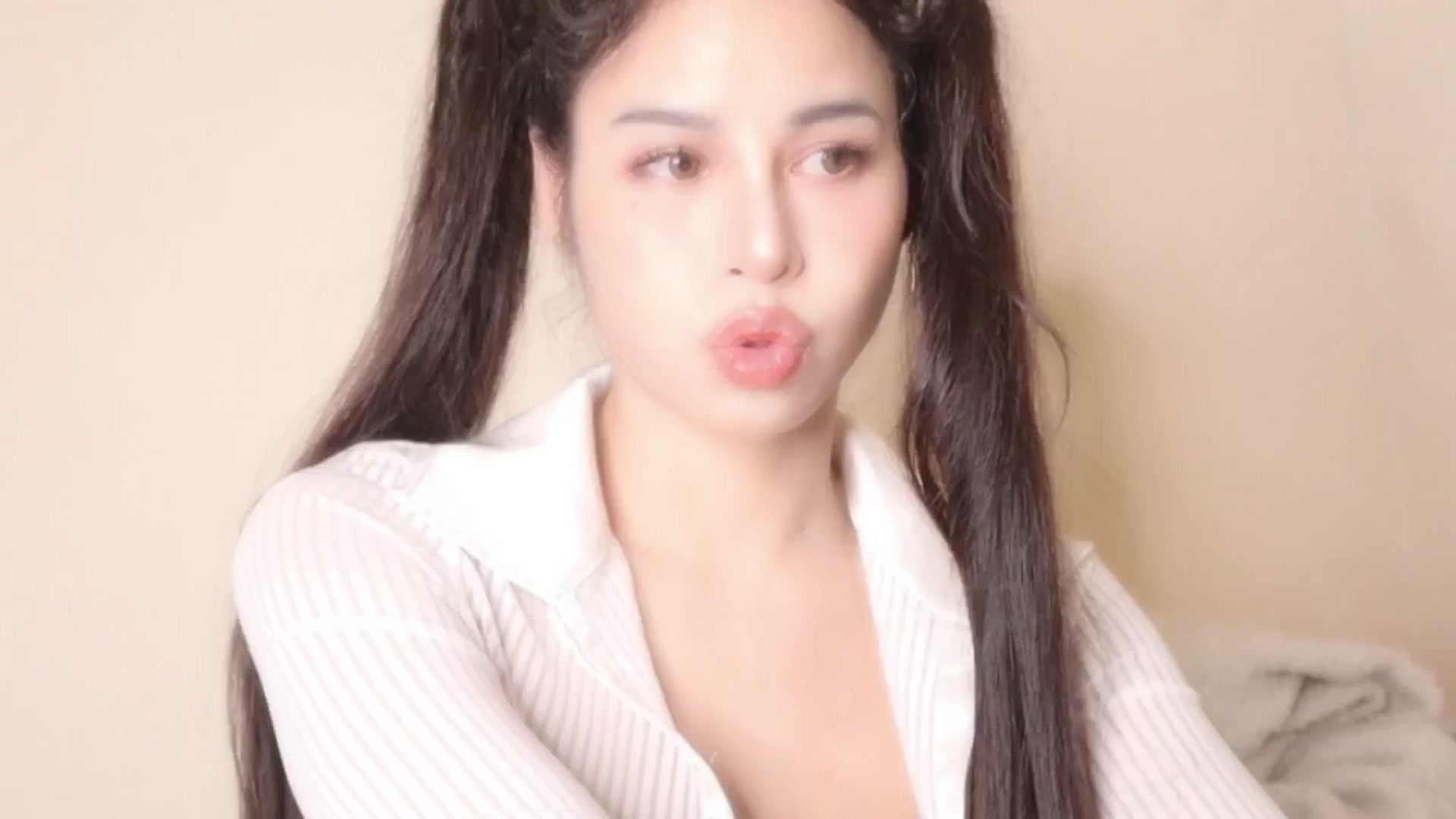 Gallery image thumbnail from Ms_GlitCh's myfreecams stream on, 06/10/2025, 09:43 image 1 of 20