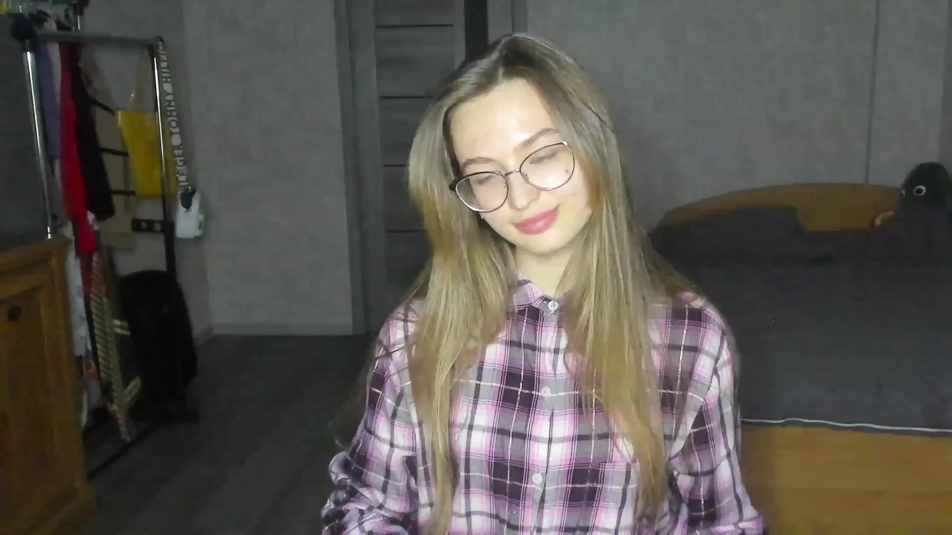 Gallery image thumbnail from Ms_Pineapple's myfreecams stream on, 04/21/2023, 17:38 image 11 of 20