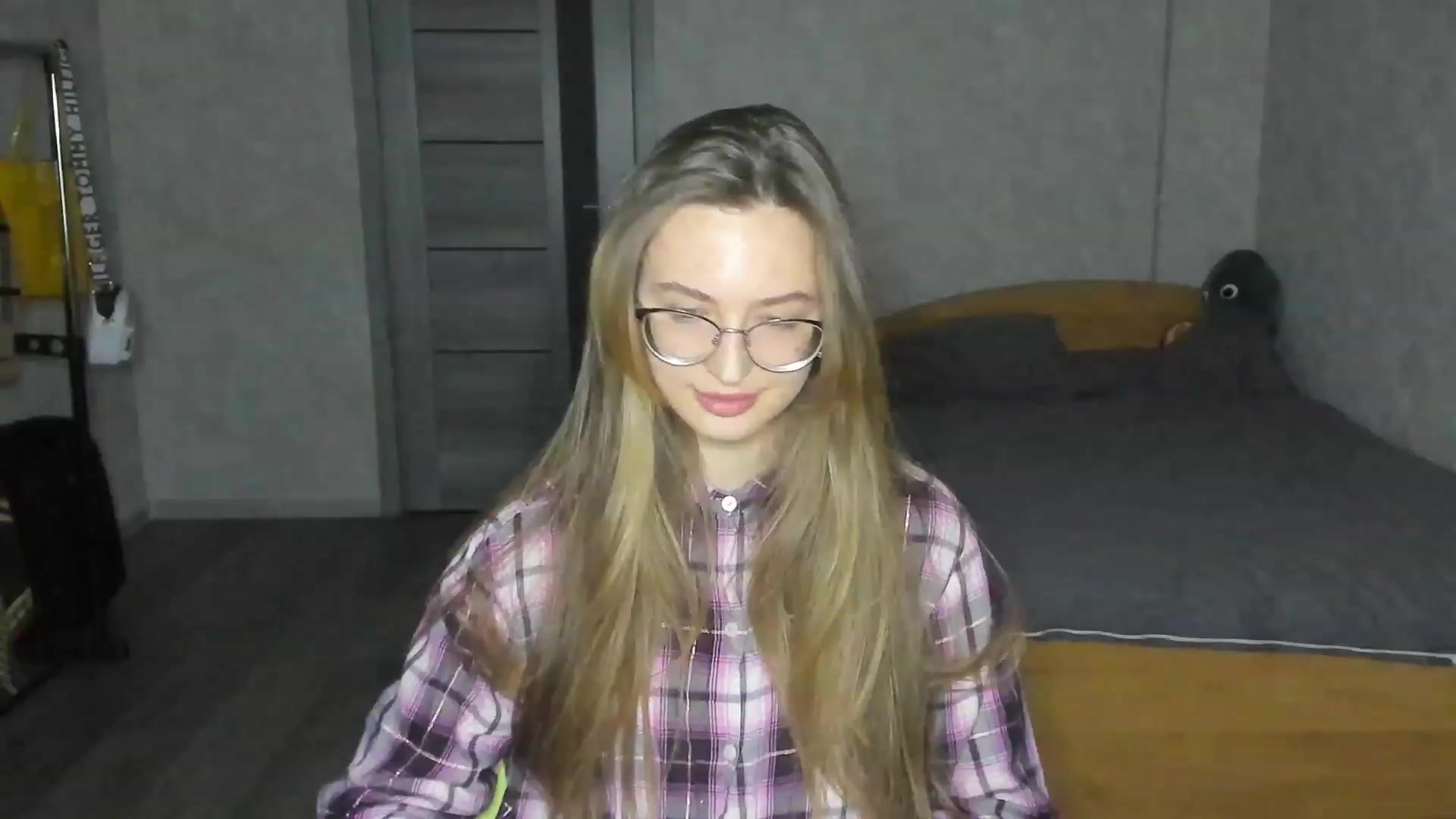 Gallery image thumbnail from Ms_Pineapple's myfreecams stream on, 04/21/2023, 17:38 image 5 of 20